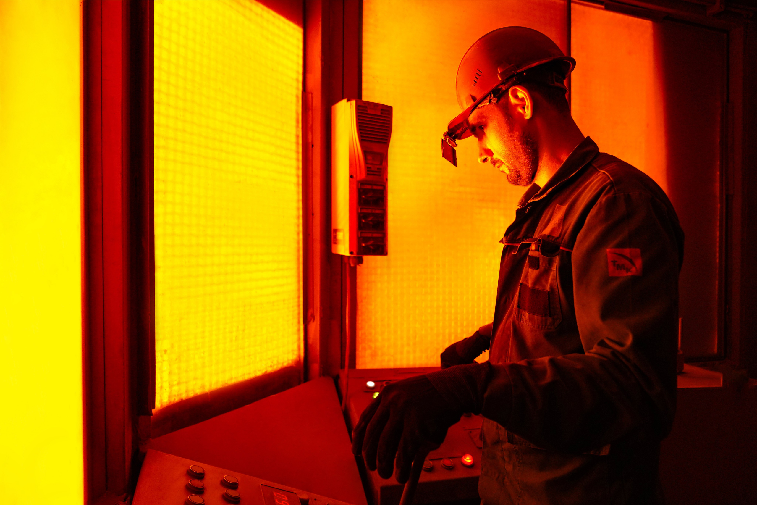 Волжский трубный завод. Фотограф Никита Барановский