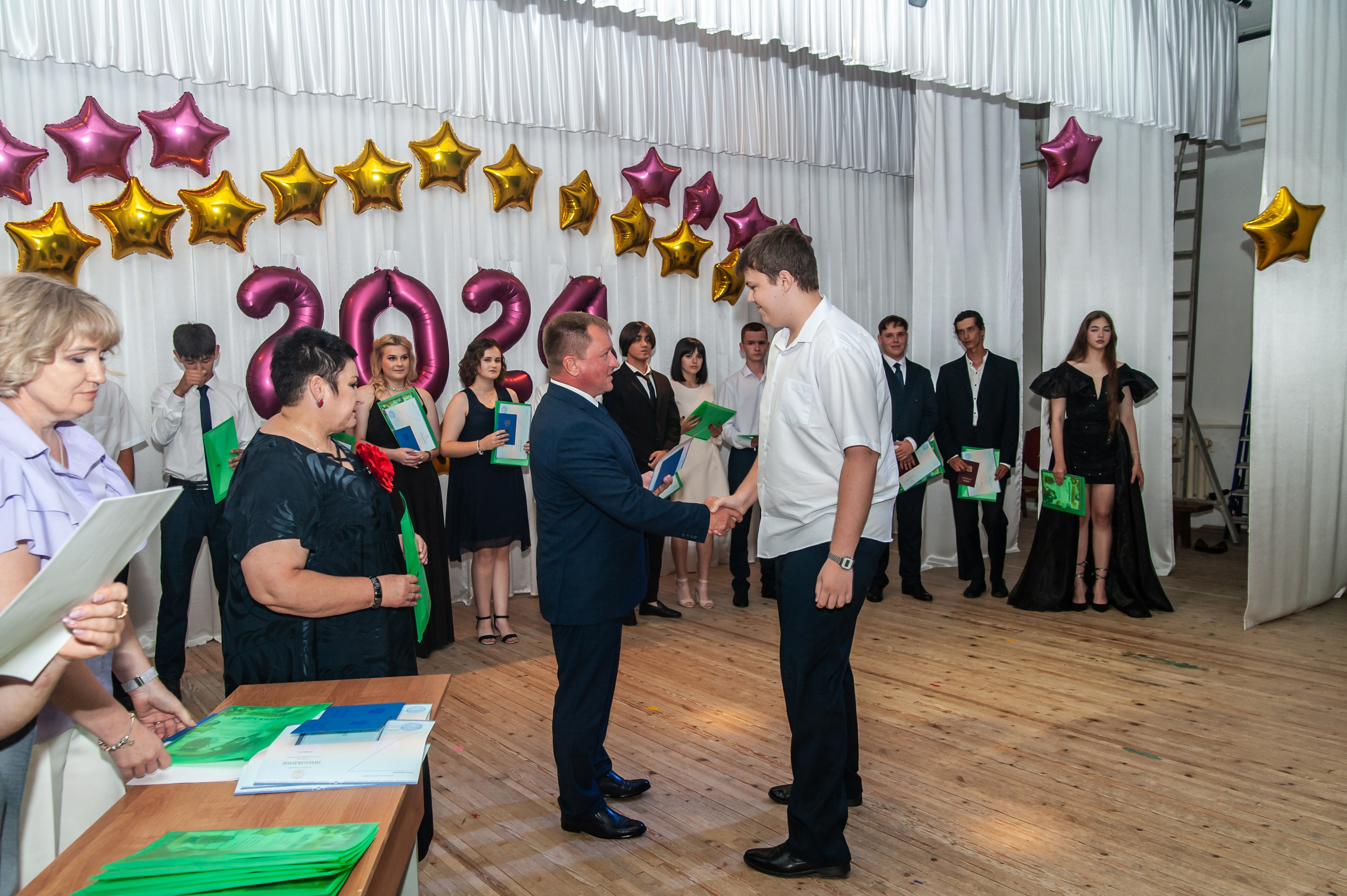 Выпускной МАОУ СОШ № 17 им. Эдуарда Есаяна. Свадебный и семейный фотограф Денис Лукьянов в Краснодаре, Краснодарском крае и Республике Крым