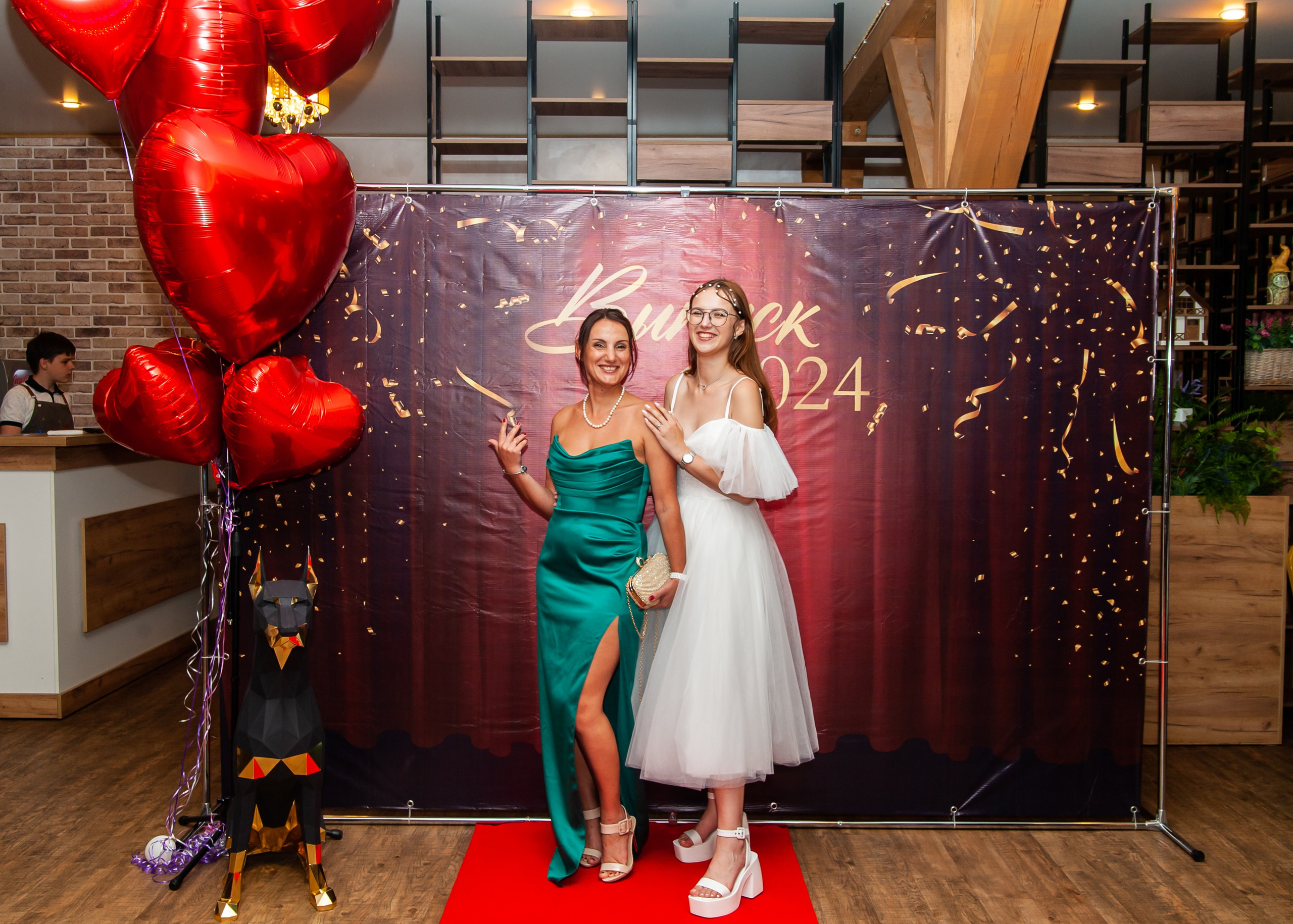 Выпускной МАОУ СОШ № 17 им. Эдуарда Есаяна. Свадебный и семейный фотограф Денис Лукьянов в Краснодаре, Краснодарском крае и Республике Крым