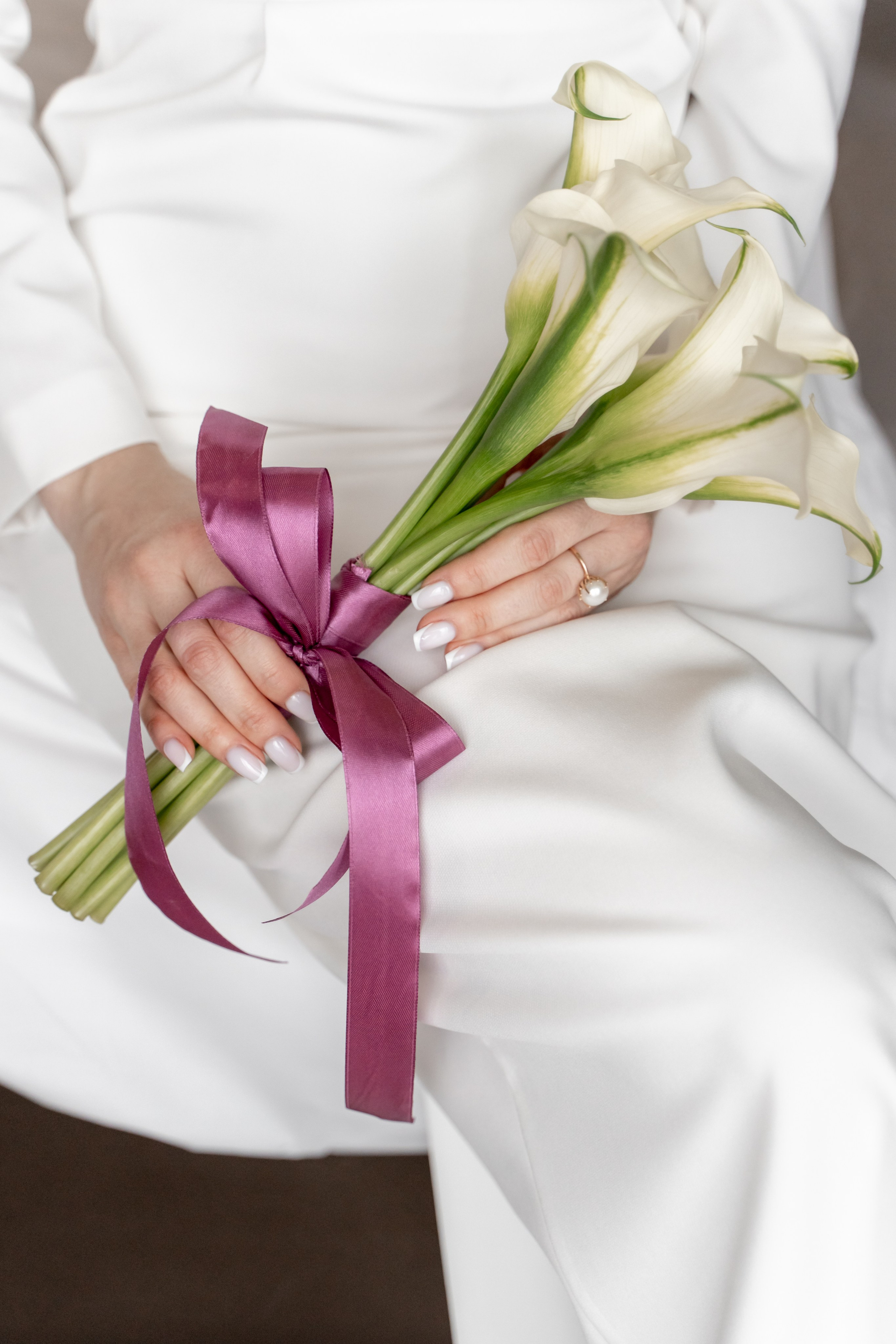 Свадебный фотограф в Москве. Свадебный фотограф Видное, Бутово, Домодедово, Щербинка, Царицыно. Свадебная фотосессия и сборы невесты в отеле Soluxe. Регистрация брака во дворце бракосочетания ВДНХ. Свадьба на ВДНХ. Свадебная фотосессия с ретро автомобилем Чайка. 