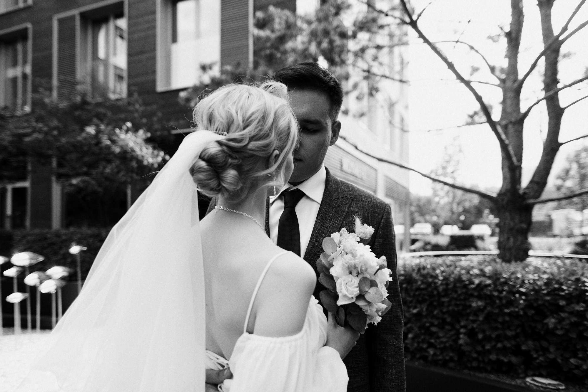 Свадебный фотограф в Тюмени — Фотосессия Тимура и Лизы в городском стиле. Портретный фотограф Тюмень Дарья Мустафина