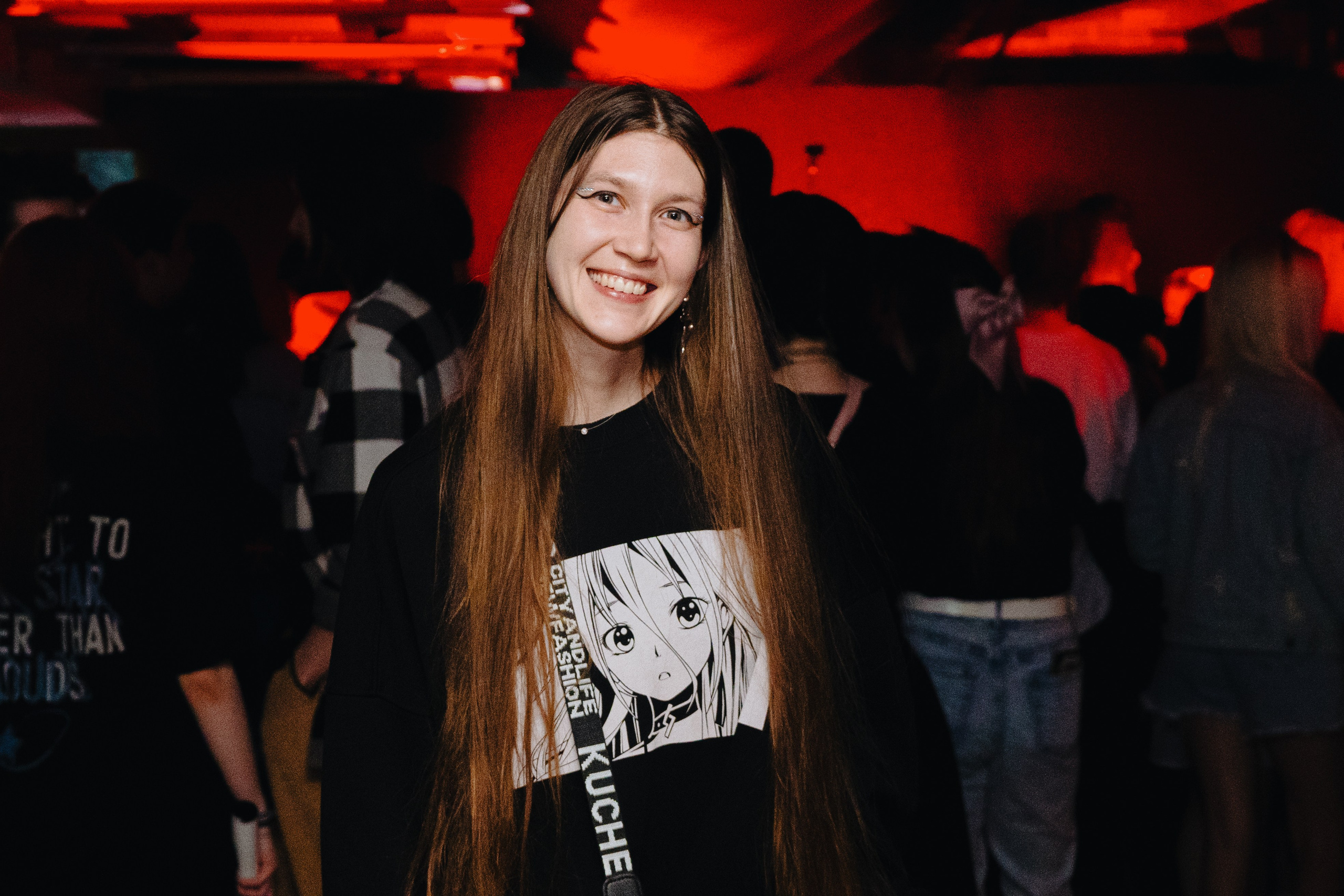 Playingtheangel. Уфа. Маленький зал, красный свет, мощный звук. Фотограф Гильмутдинов Руслан