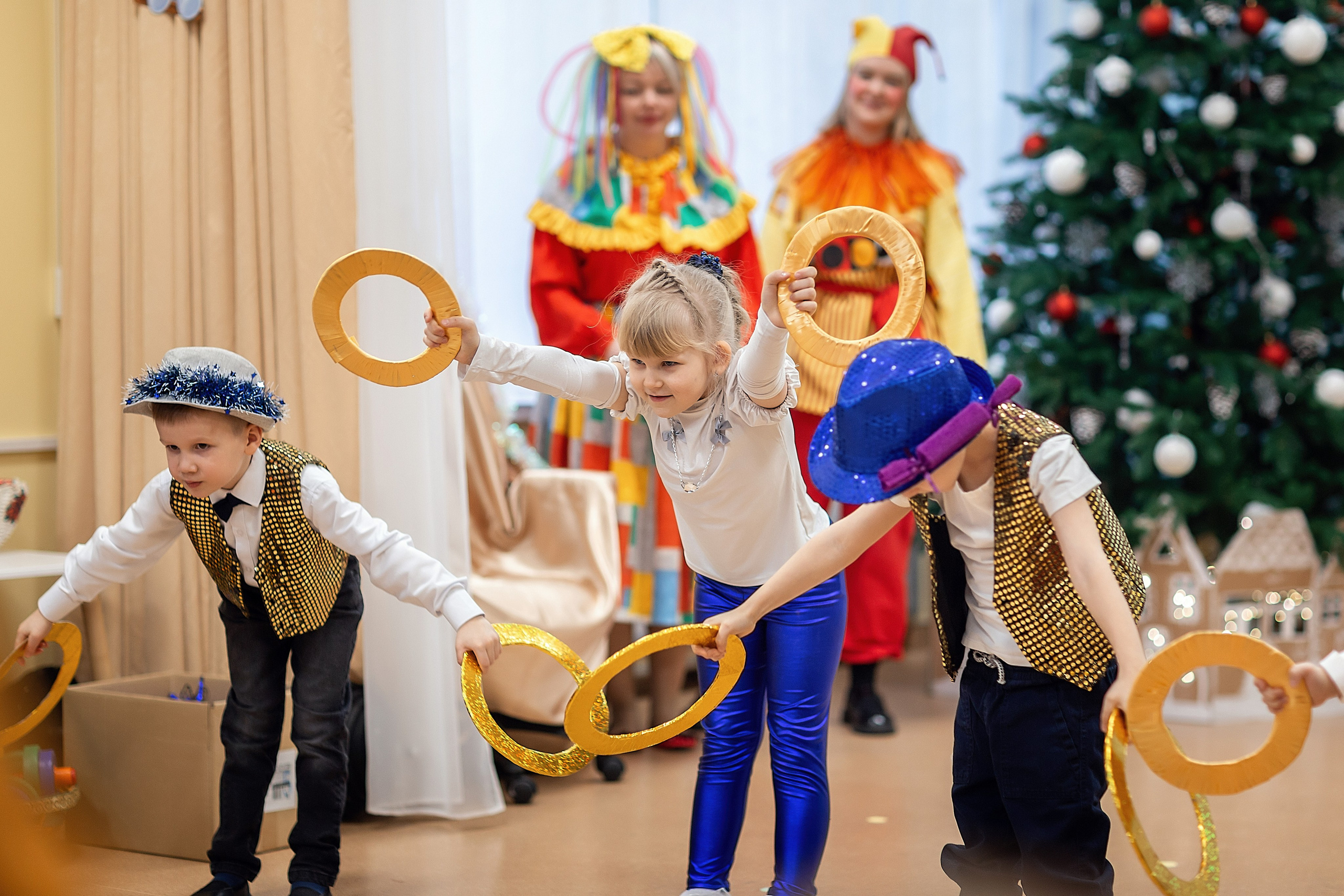 Утренник_"Веселый балаганчик» 2024. Семейный фотограф в Санкт-Петербурге