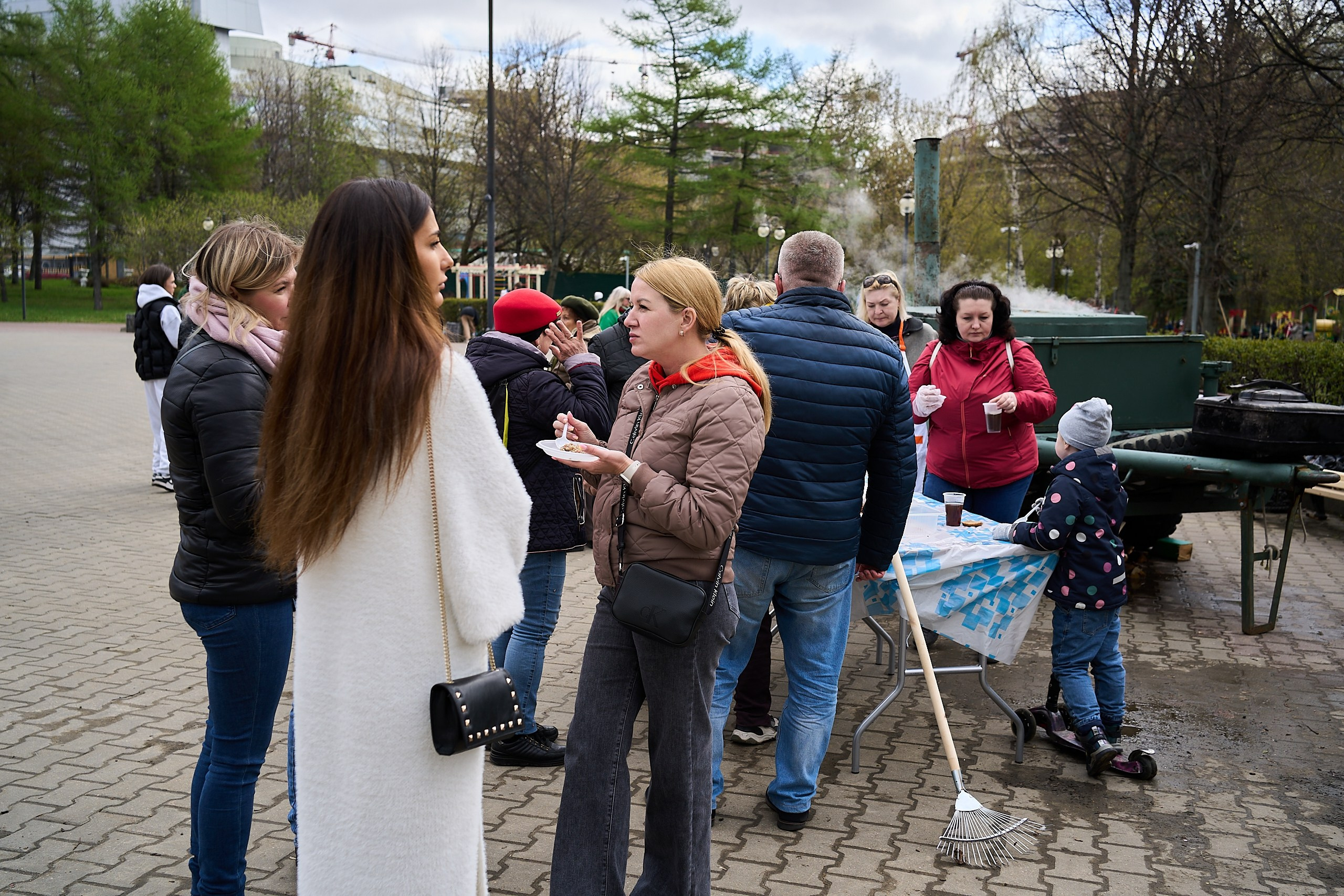 Субботник у Управления делами Мэра и Правительства Москвы. Фотограф и Видеограф в Москве. Олег Корушев