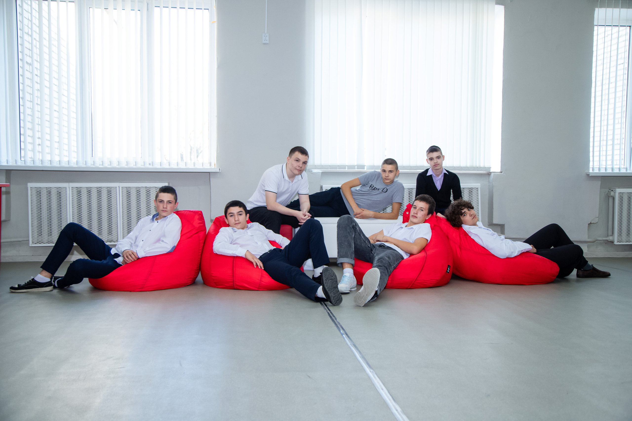 9-11 классы в школе. Выпускной альбом Шахты Ростов