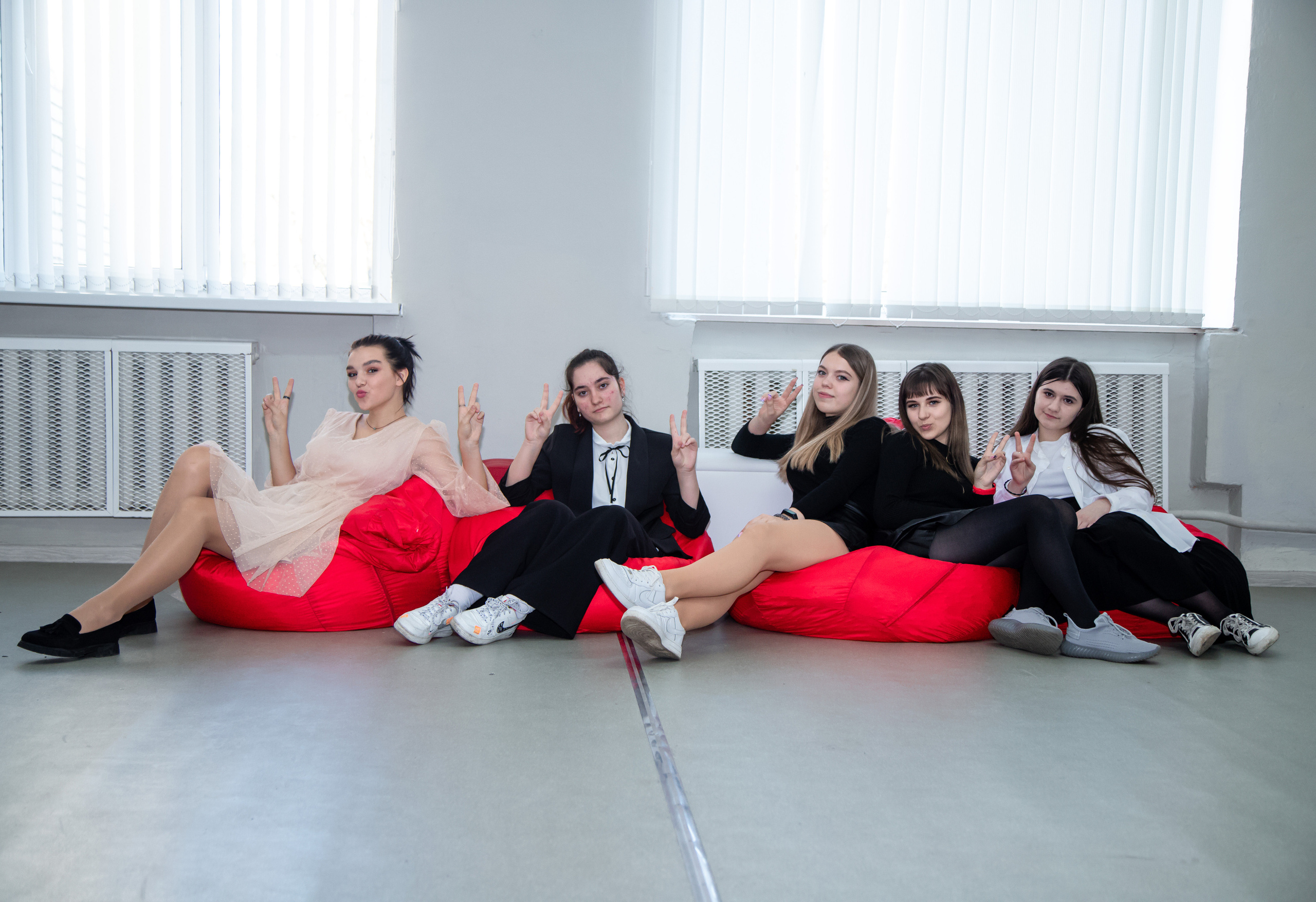 9-11 классы в школе. Выпускной альбом Шахты Ростов