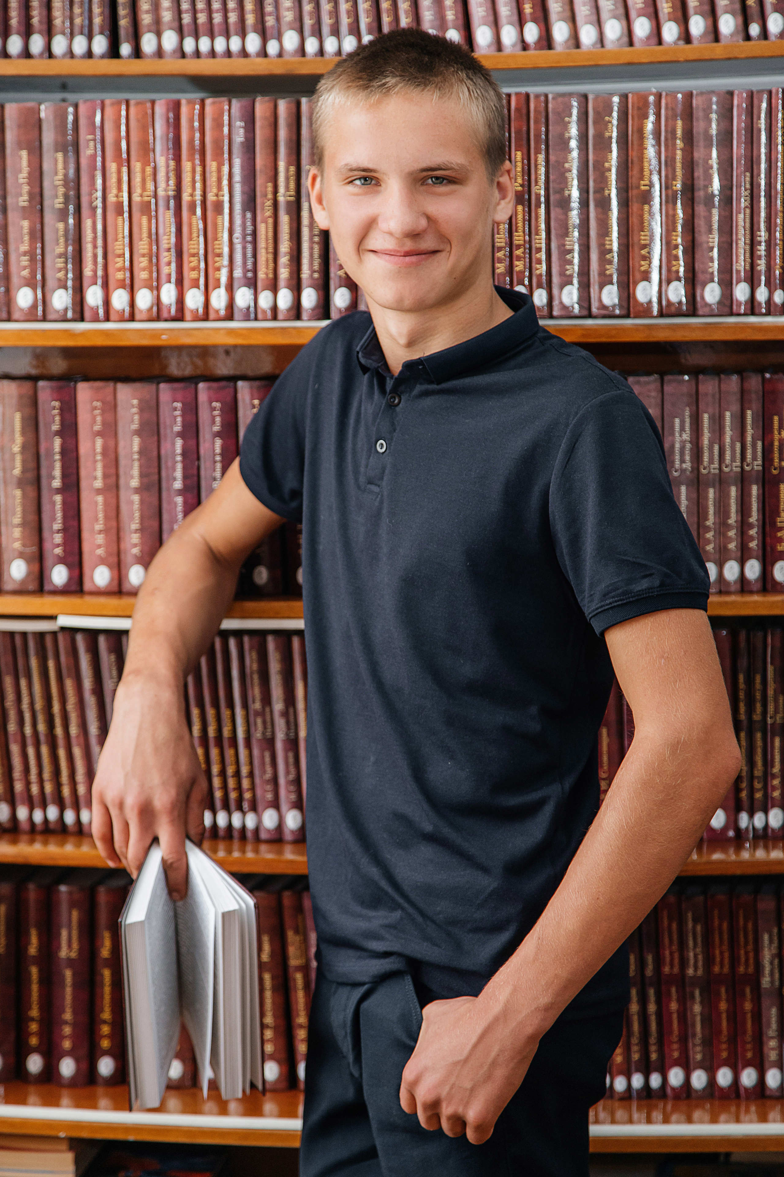 9-11 классы в школе. Выпускной альбом Шахты Ростов