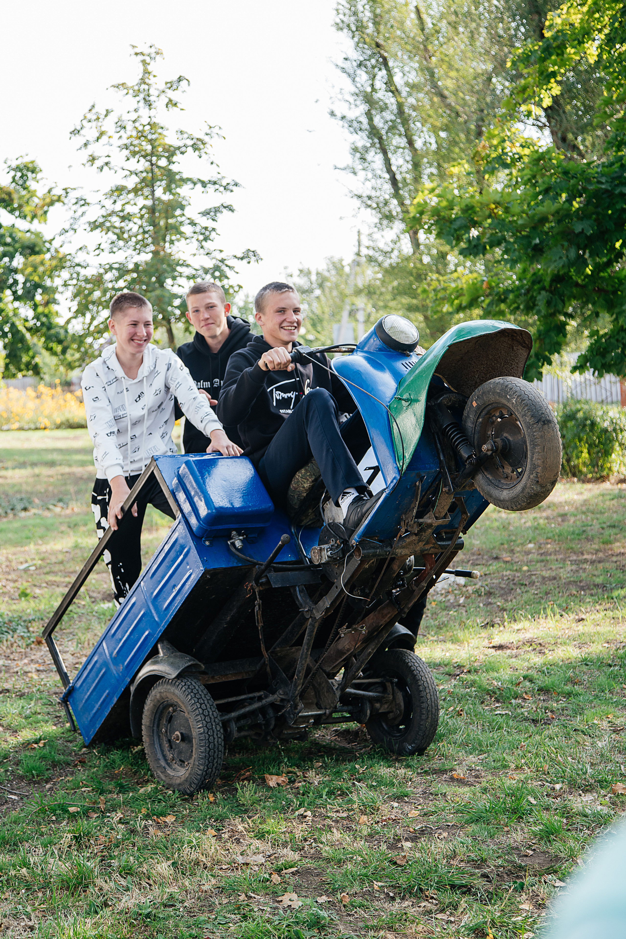 9-11 классы на улице. Выпускной альбом Шахты Ростов