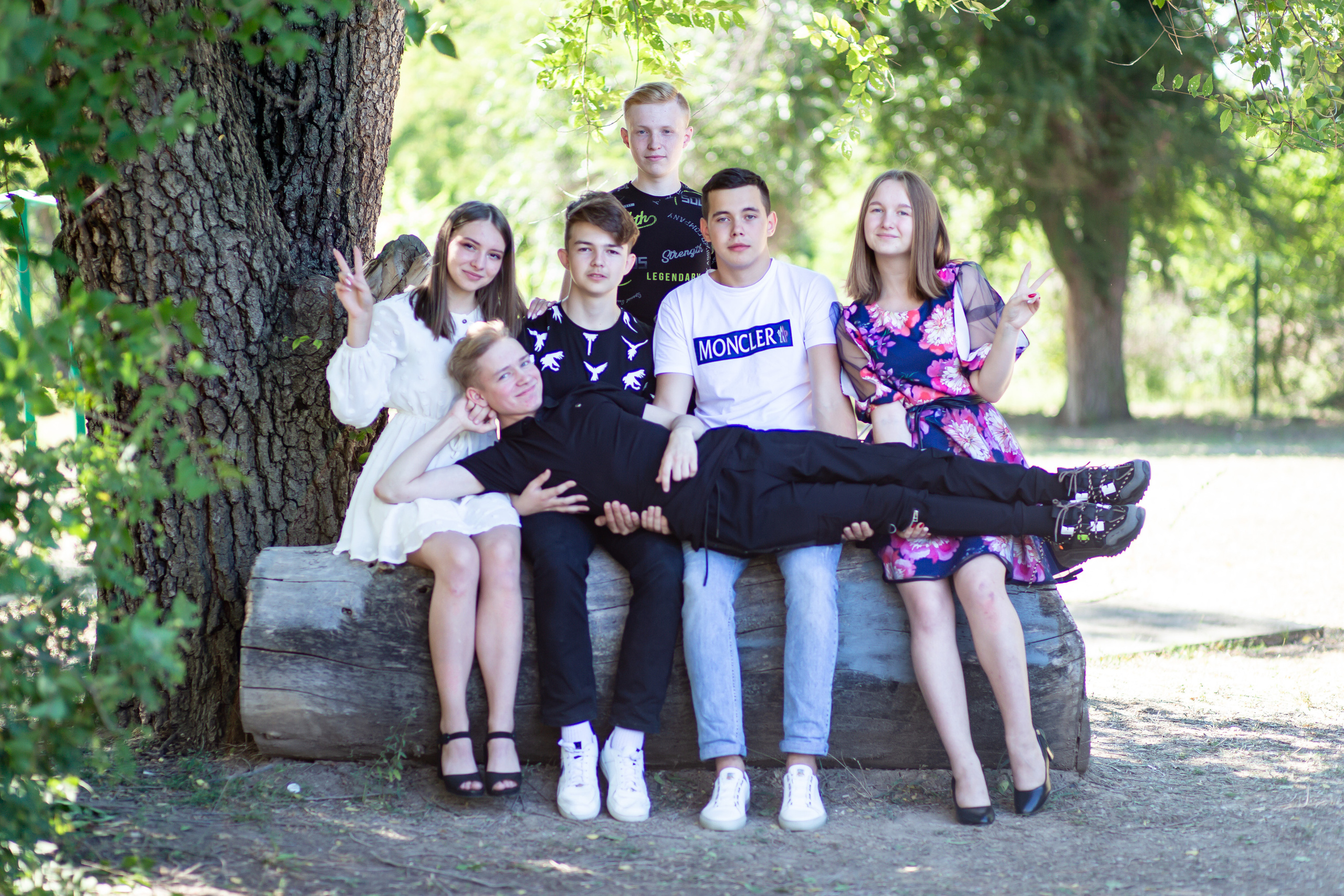 9-11 классы на улице. Выпускной альбом Шахты Ростов