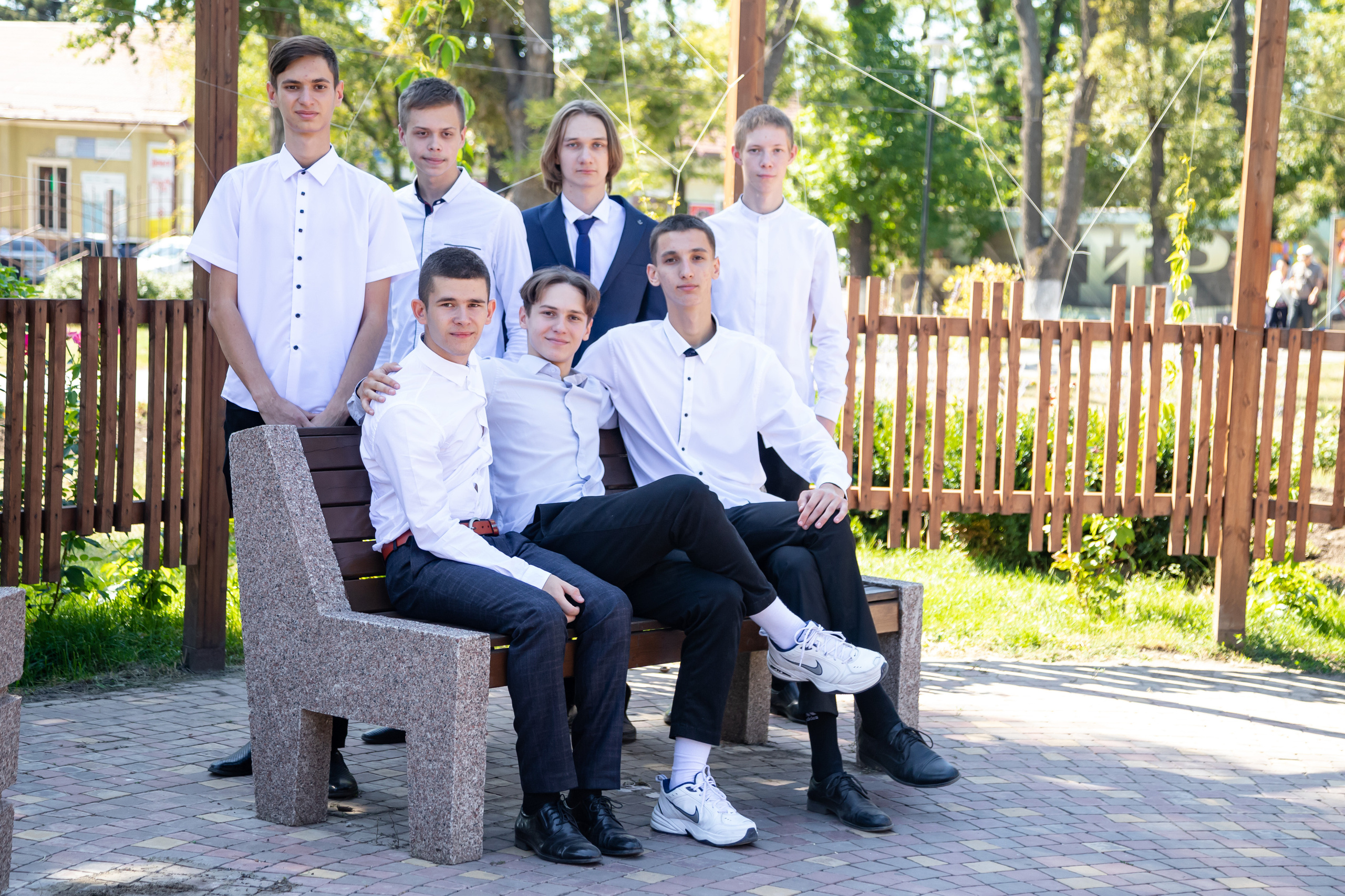 9-11 классы на улице. Выпускной альбом Шахты Ростов