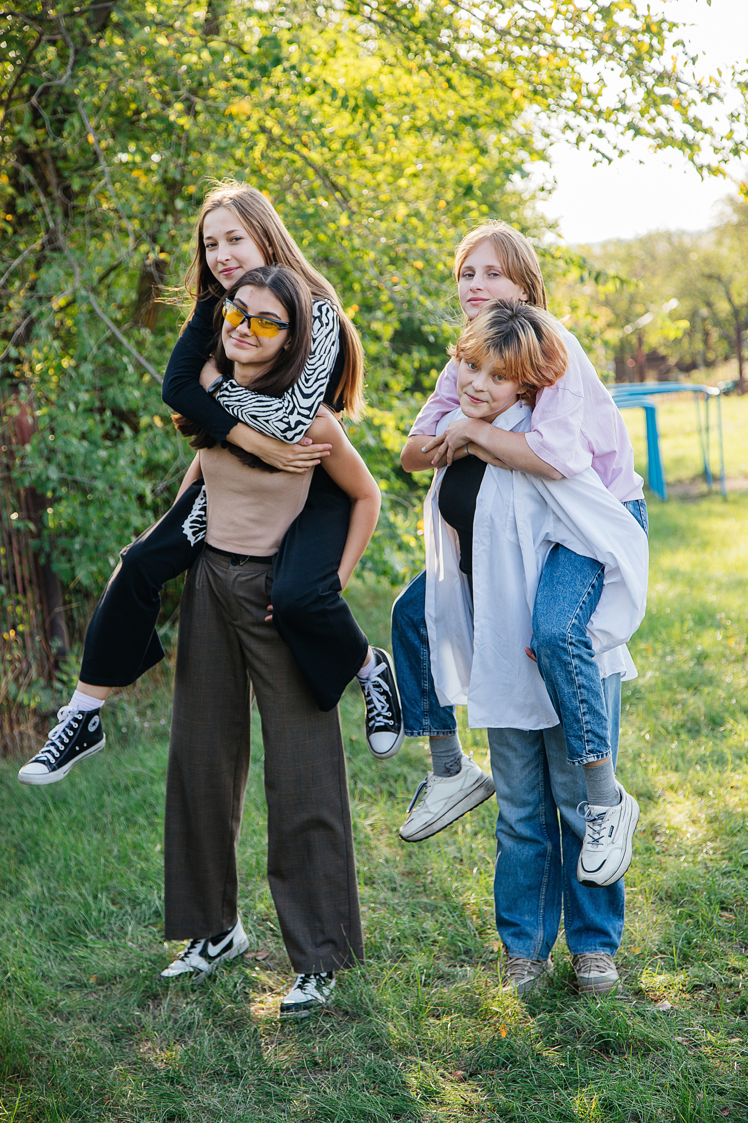 9-11 классы на улице. Выпускной альбом Шахты Ростов