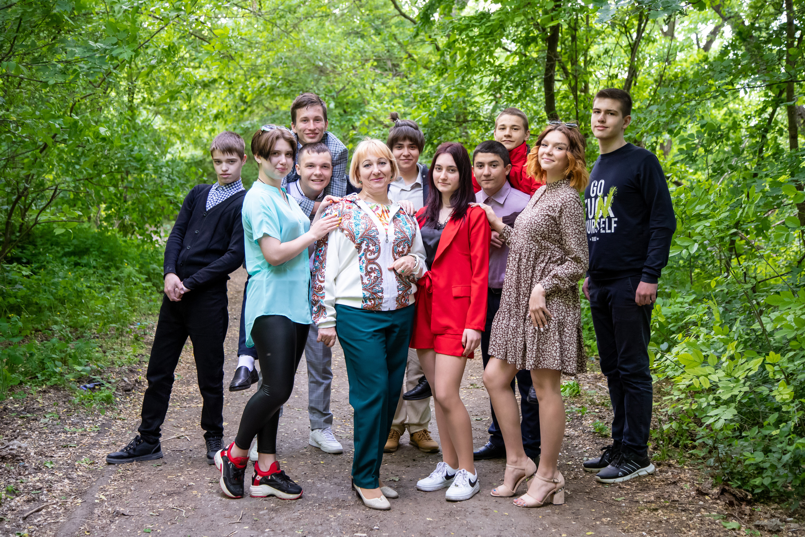 9-11 классы на улице. Выпускной альбом Шахты Ростов