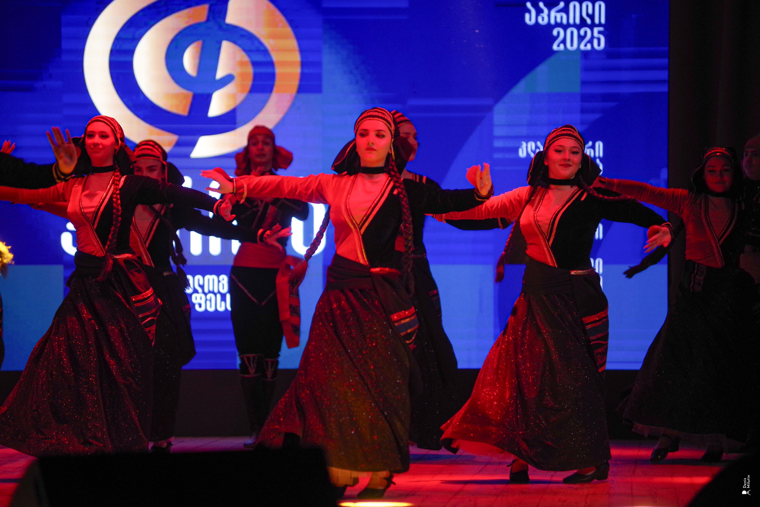 Танцы в Хоби. Портретный фотограф Денис Милютин