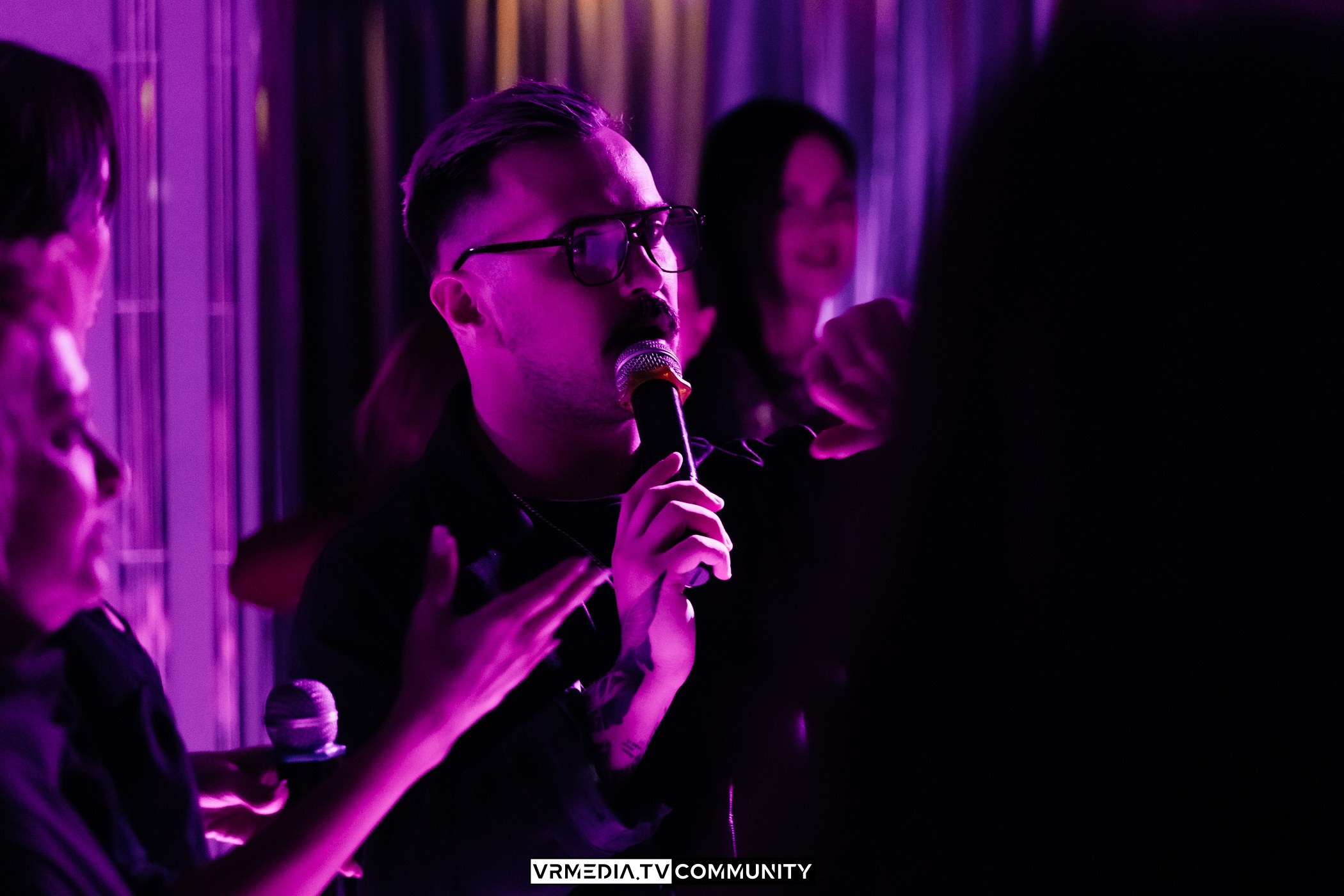 Караоке-бар «Volna»: Соло или дуэт?