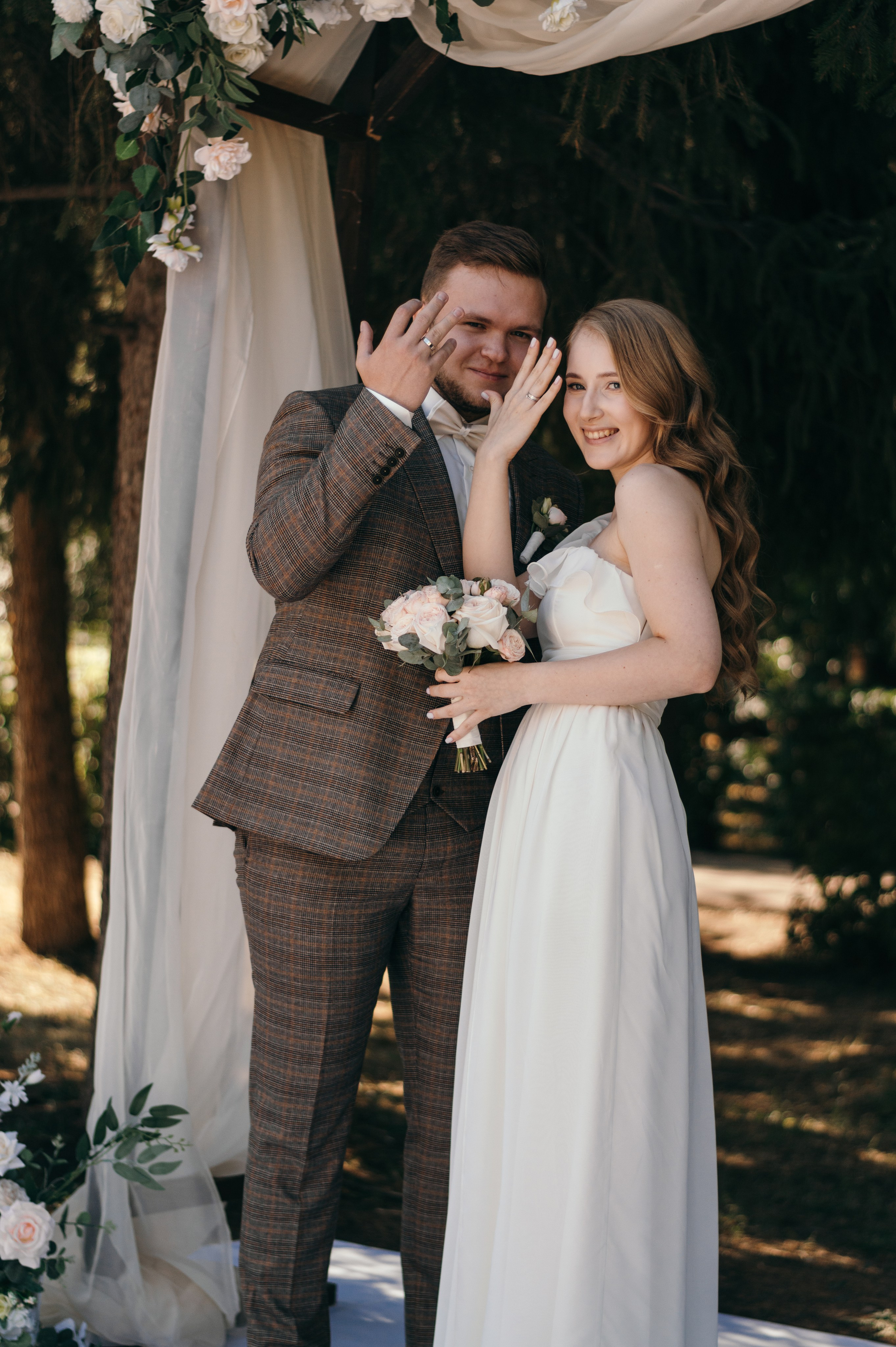 Свадебная фотосессия в солнечный день. Ксения и Артемий. Портретный и лавстори фотограф в Стерлитамаке Альбина Шарт