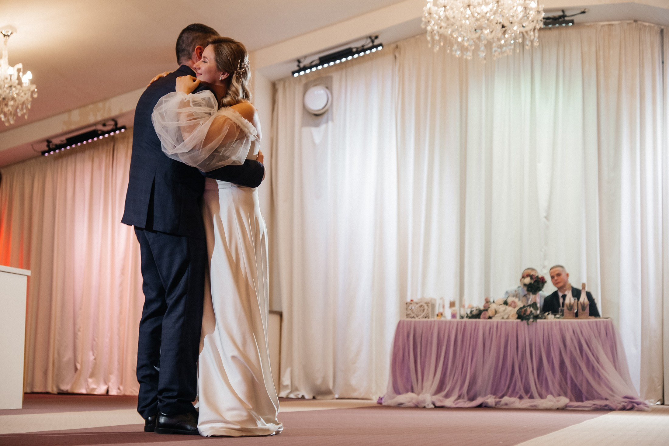 Свадебный фотограф — стильная и эмоциональная съемка вашего дня | Анна Кораблик. Свадебный фотограф в Екатеринбурге — заказ профессиональной фотосесии, все виды фотосъемки