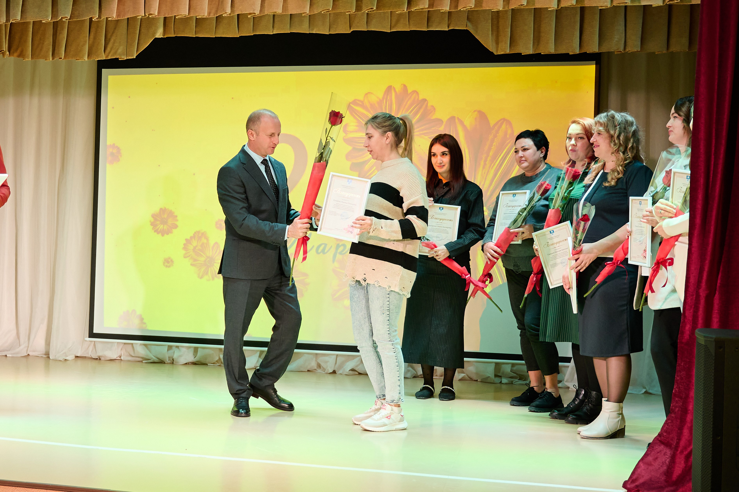 8 марта в Виноградном. Жизнь курорта Кабардинка в фотографиях