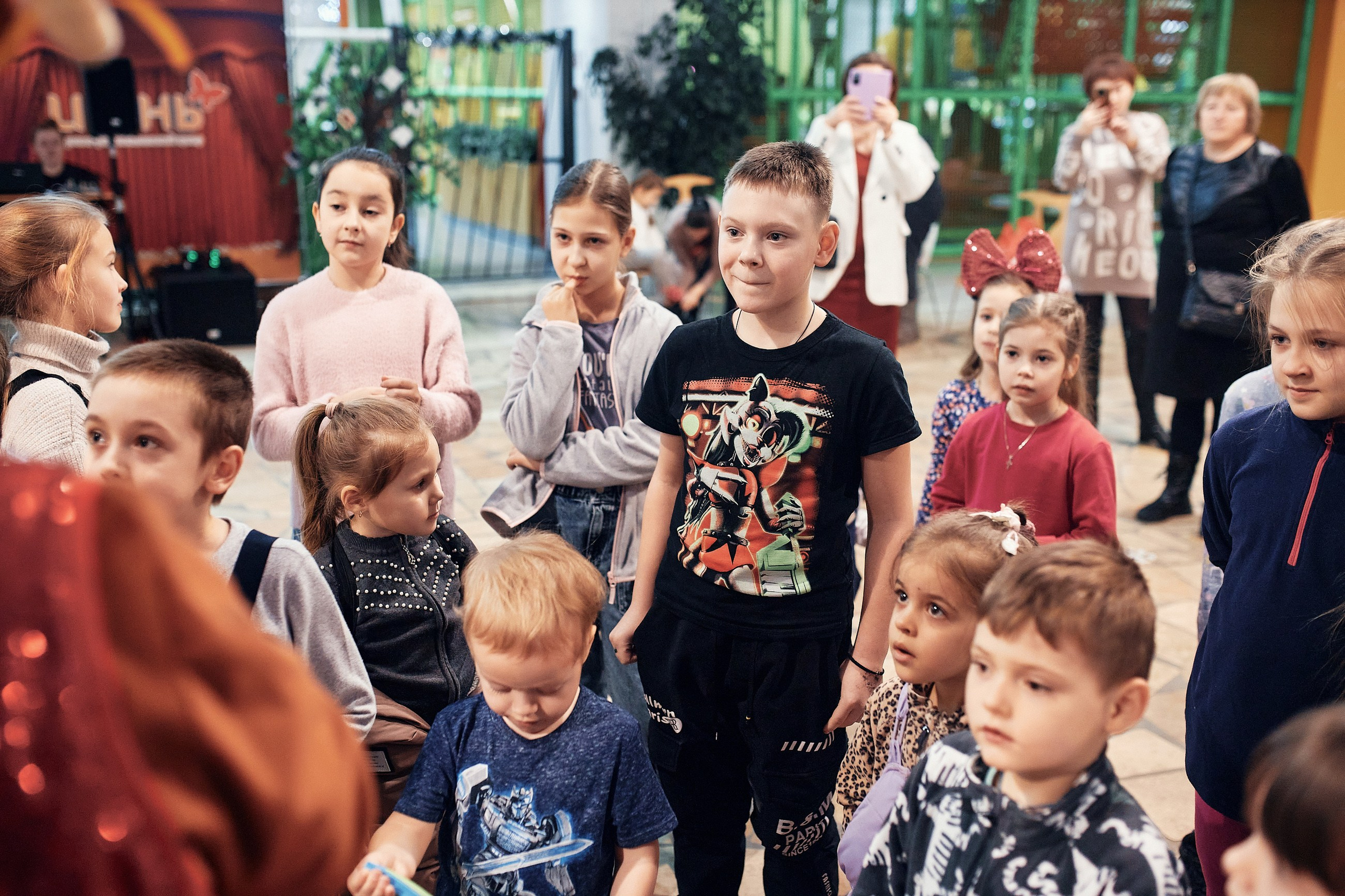 Детский новогодний праздник в ТЦ Июнь. Семейный и репортажной фотограф в Красноярске и Москве Виктор Бабинцев