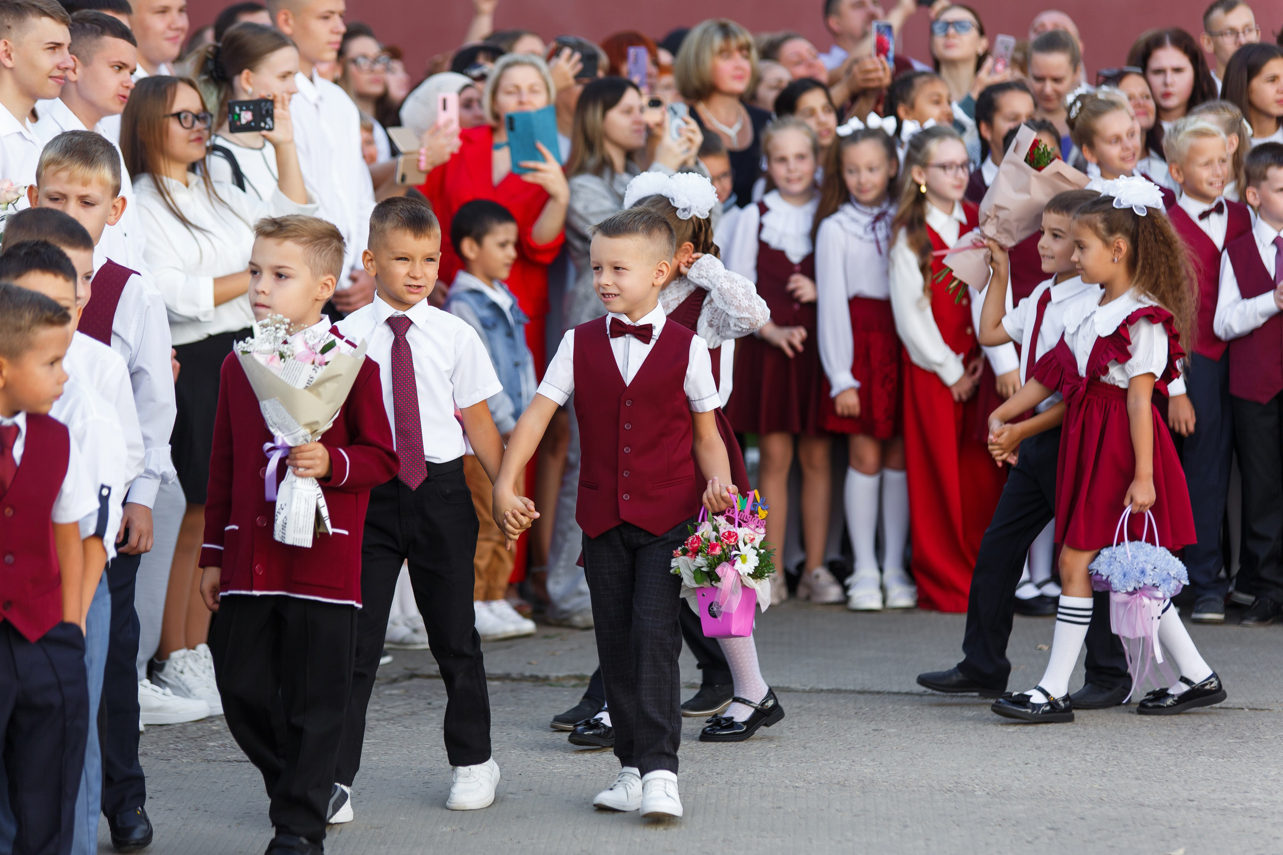 01 СЕНТЯБРЯ 2024 (МБОУ г. Мценска «Средняя школа № 9»). Профессиональный фотограф в Мценске и Орловской области