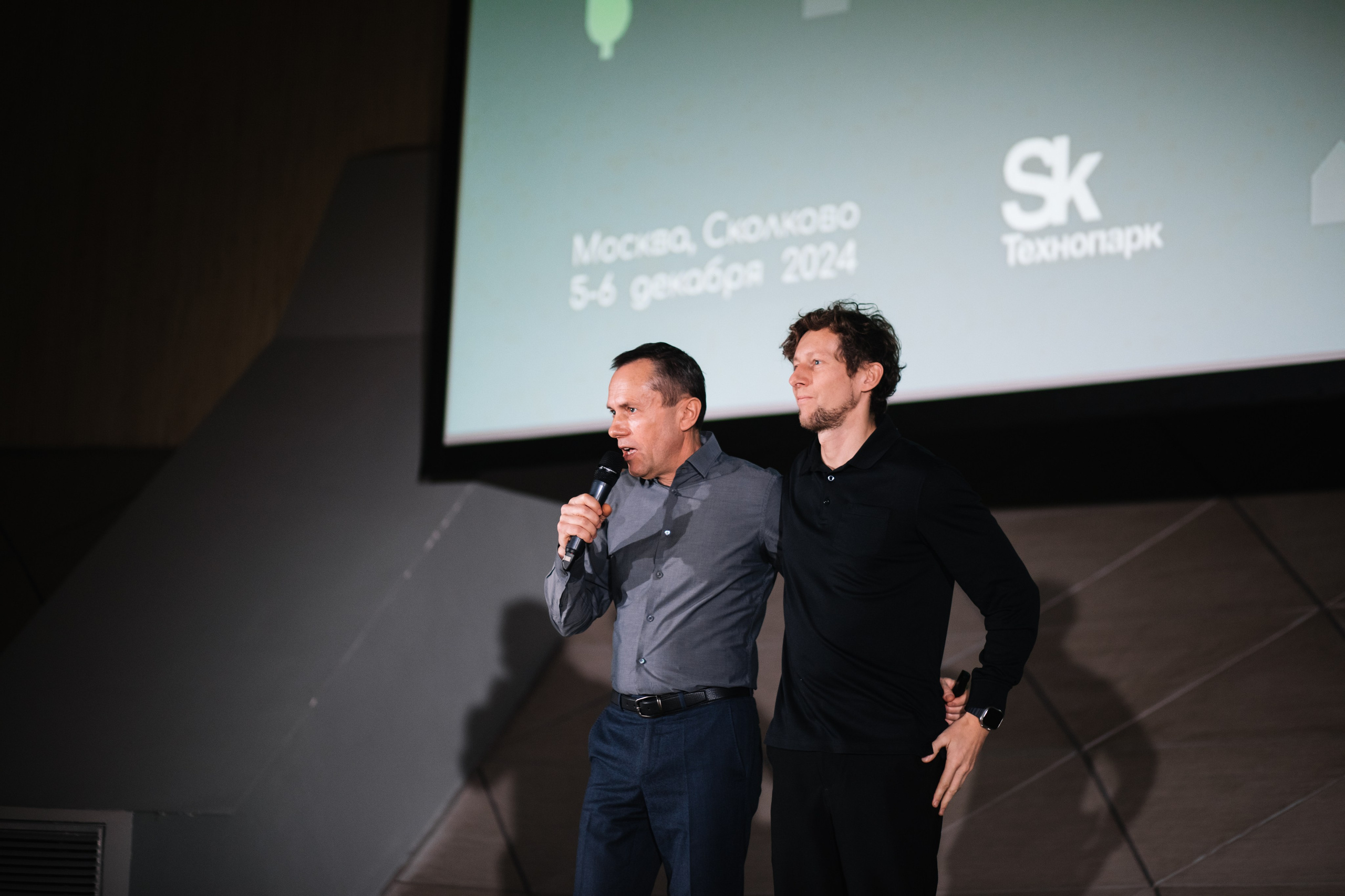 L Buro / Go Smart / Экспо Skolkovo. Nadezhdin Studio