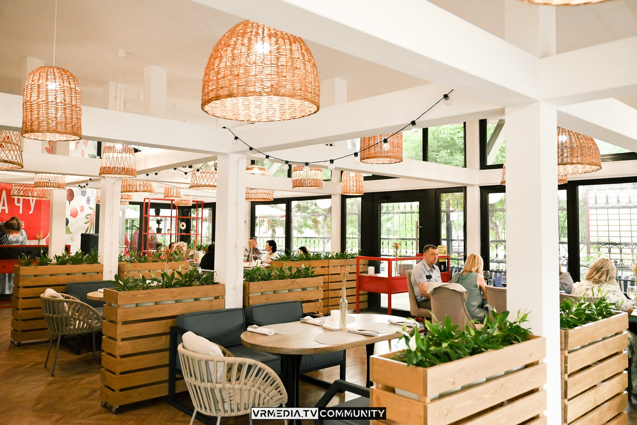 Ресторан «Volna»: Вечер на летней веранде «Хочу на дачу»