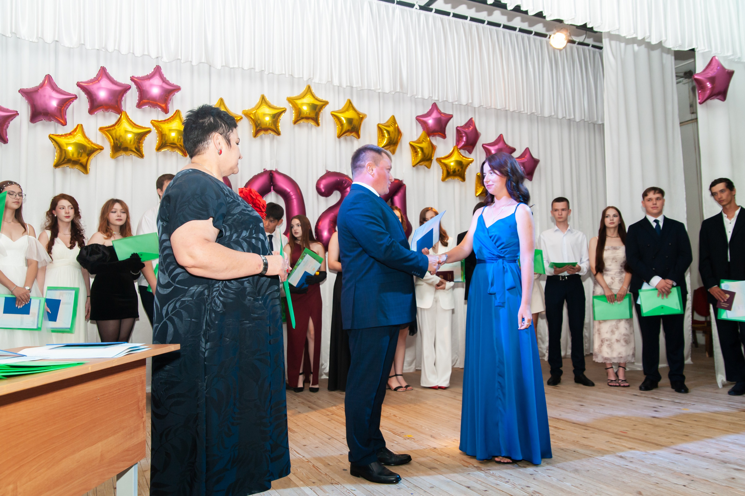 Выпускной МАОУ СОШ № 17 им. Эдуарда Есаяна. Свадебный и семейный фотограф Денис Лукьянов в Краснодаре, Краснодарском крае и Республике Крым