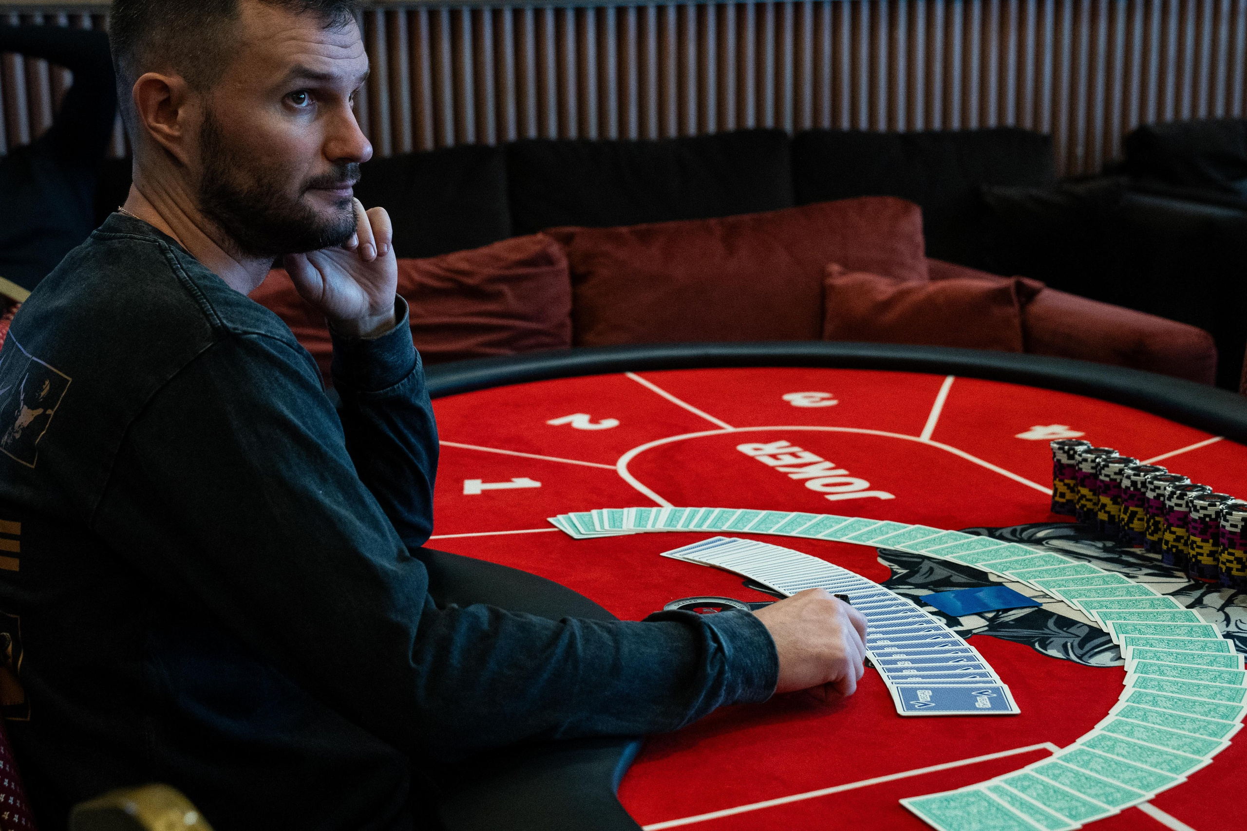 Joker Poker Club 28.02.2026. Коммерческий и художественный фотограф и видеограф в Москве Арсений Тургенев