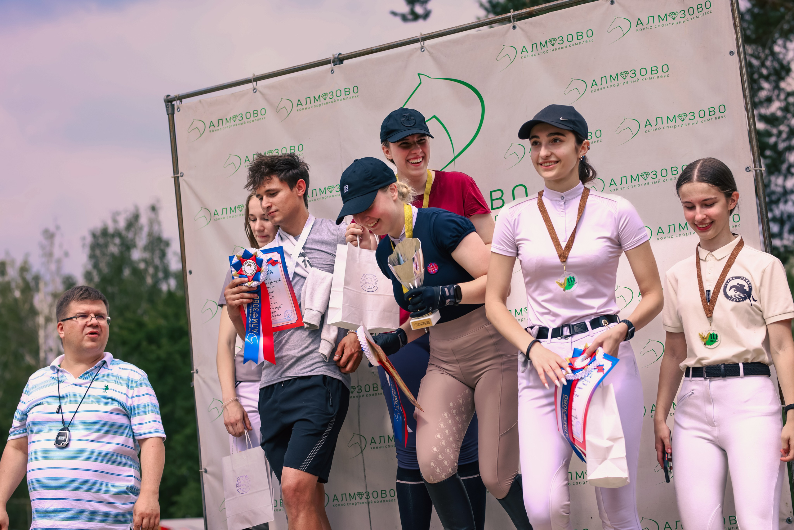 Соревнования по конному спорту. Фотограф репортажей и стритфотосессий в Москве Людмила Смирнова