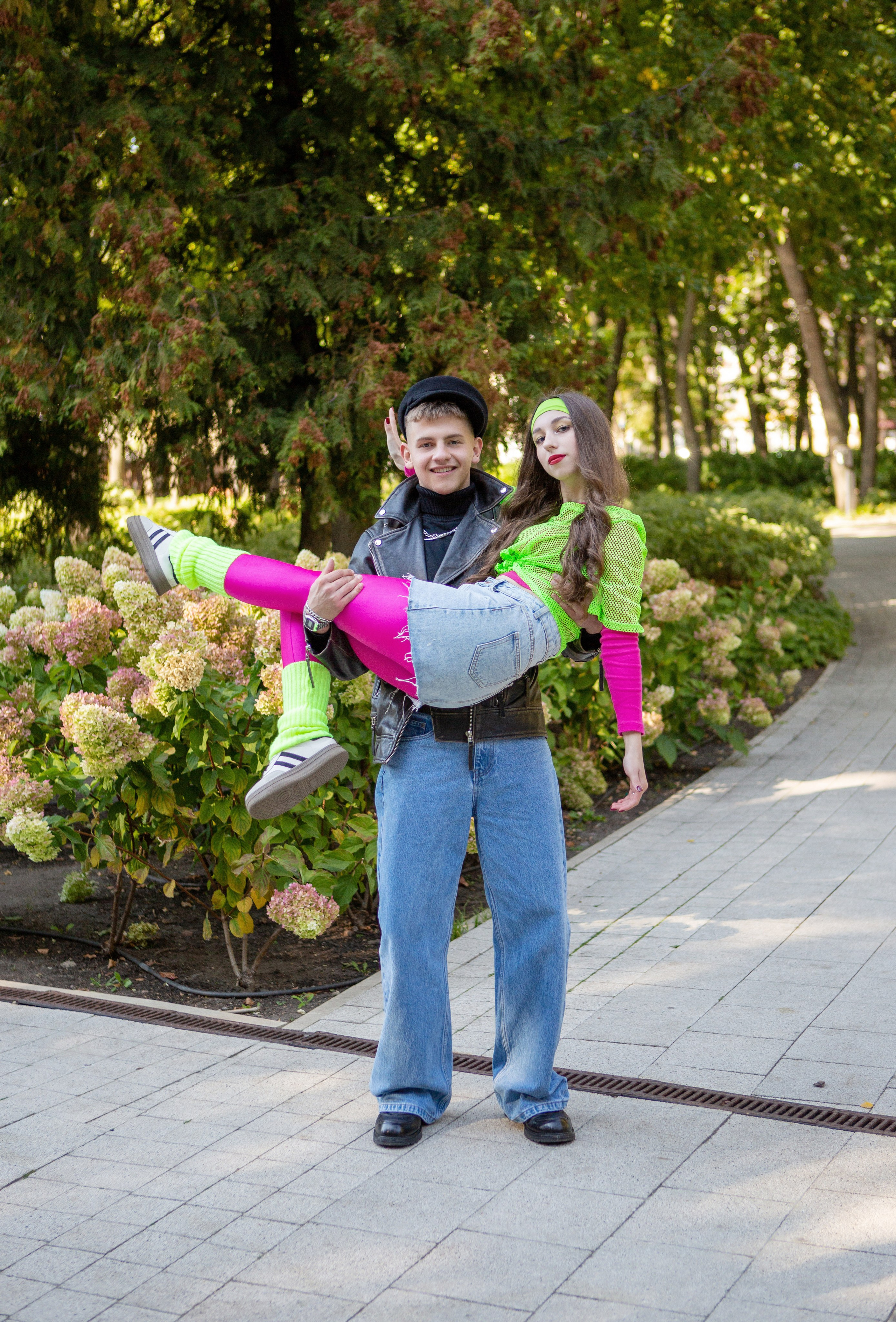 Курбатовская СОШ — в стиле 90-х парк Орленок. Выпускные альбомы Воронеж от Веры Соколовой