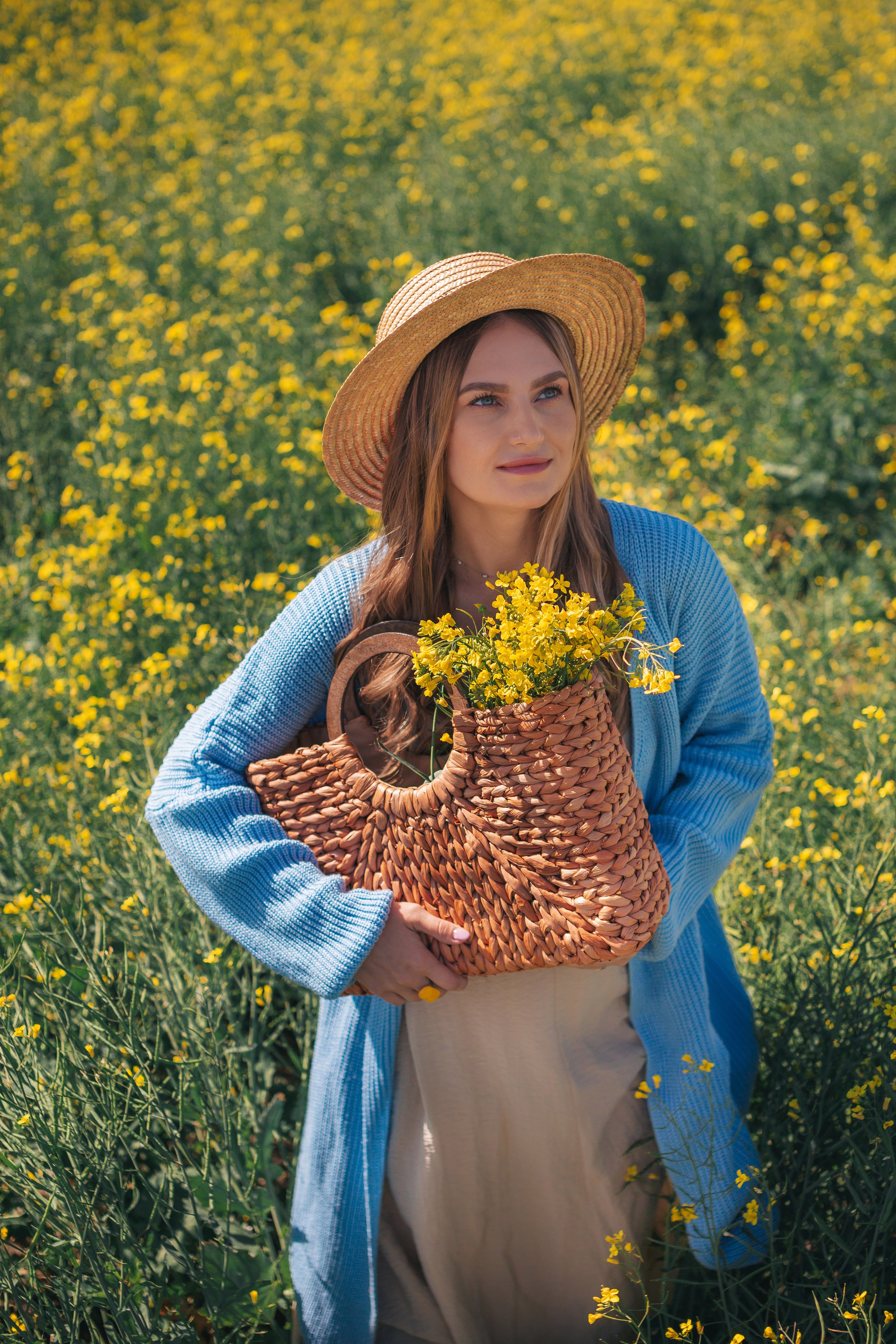 Рапсовое поле. Семейный и художественный фотограф в Тюмени Юлия Логинова