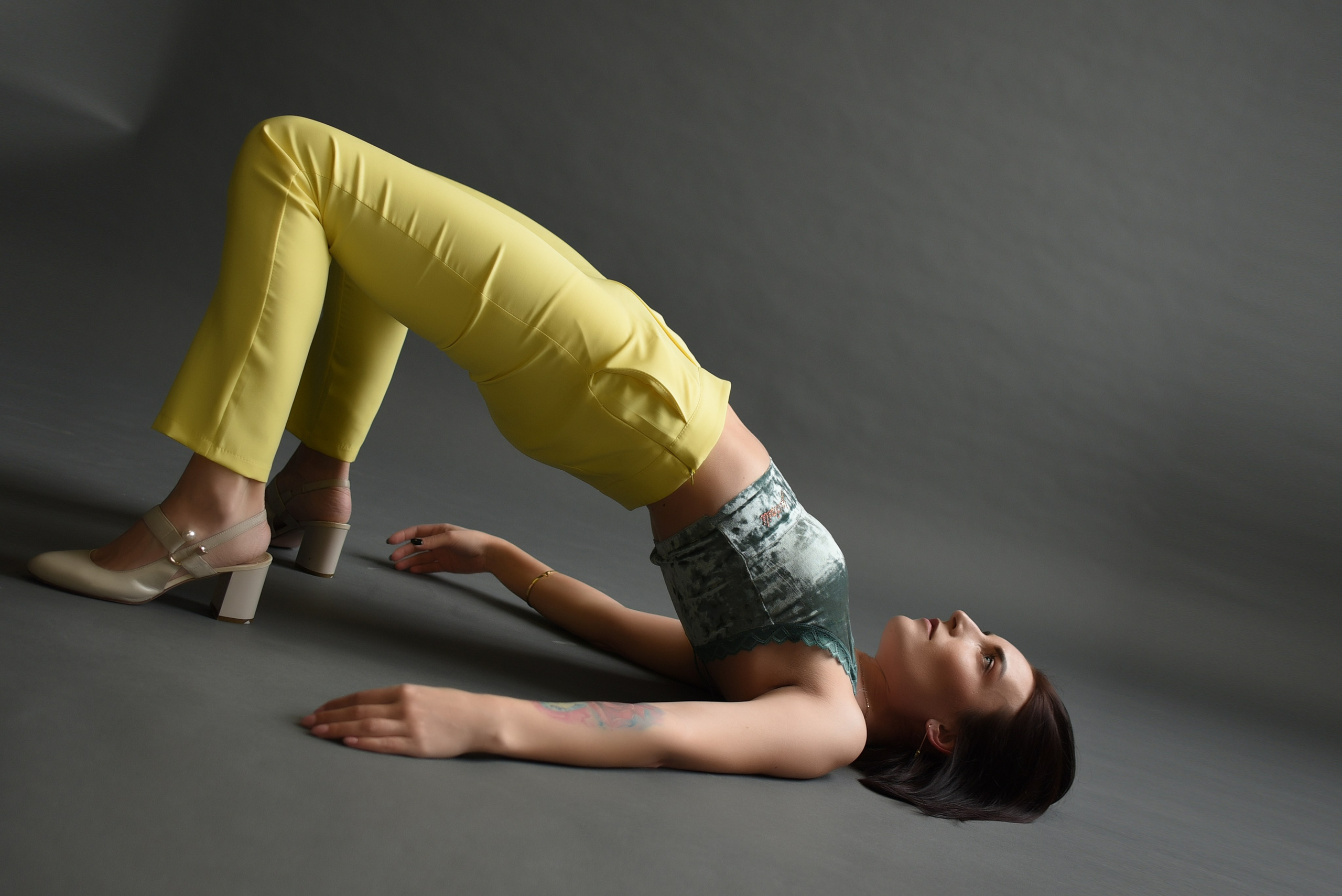 Индивидуальная студийная. Свадебный, семейный, детский, контент фотограф в Омске Максим Ильин