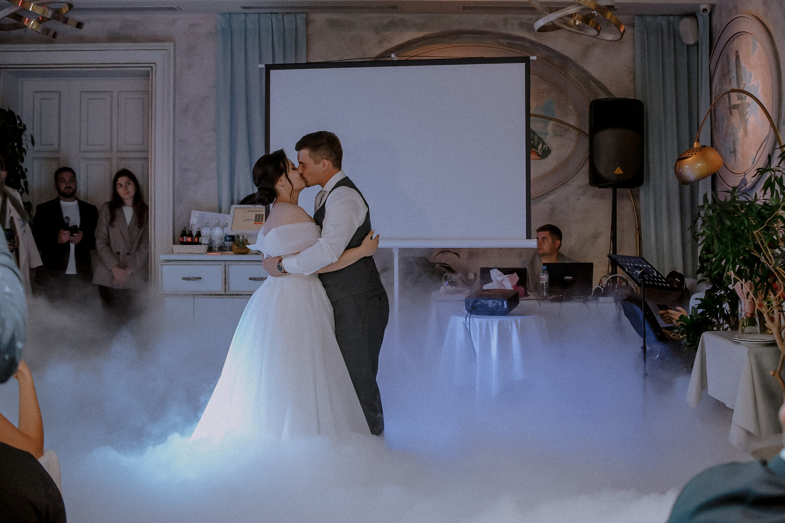 Love.com: Главная страница нашего счастья. Свадебный и семейный фотограф в Москве Сажина Кристина КиМ. Свадебный оператор в Москве Сажин Максим