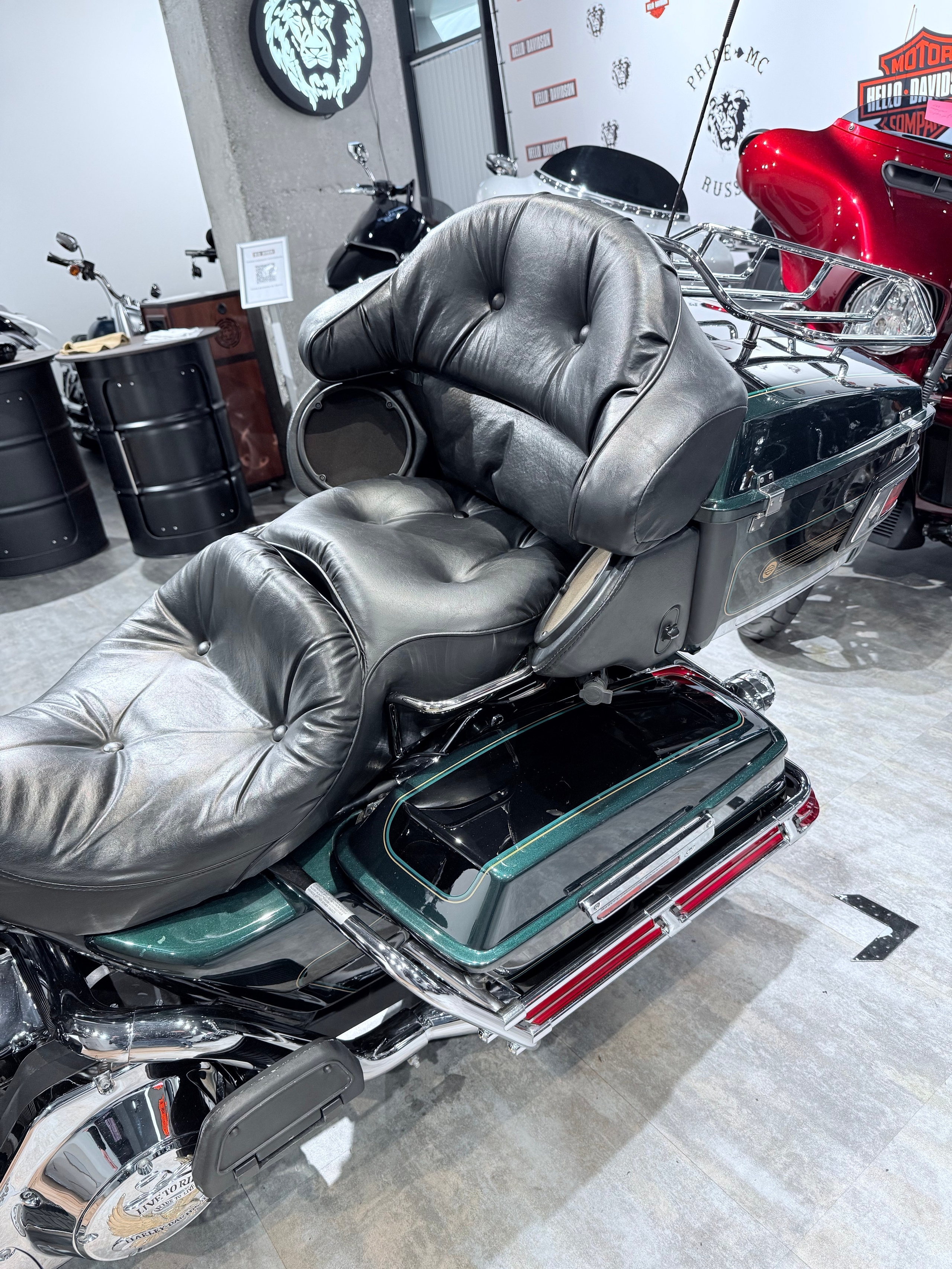 Electra Glide Emerald Green. Hello Davidson, Москва. Только хорошие мотоциклы…