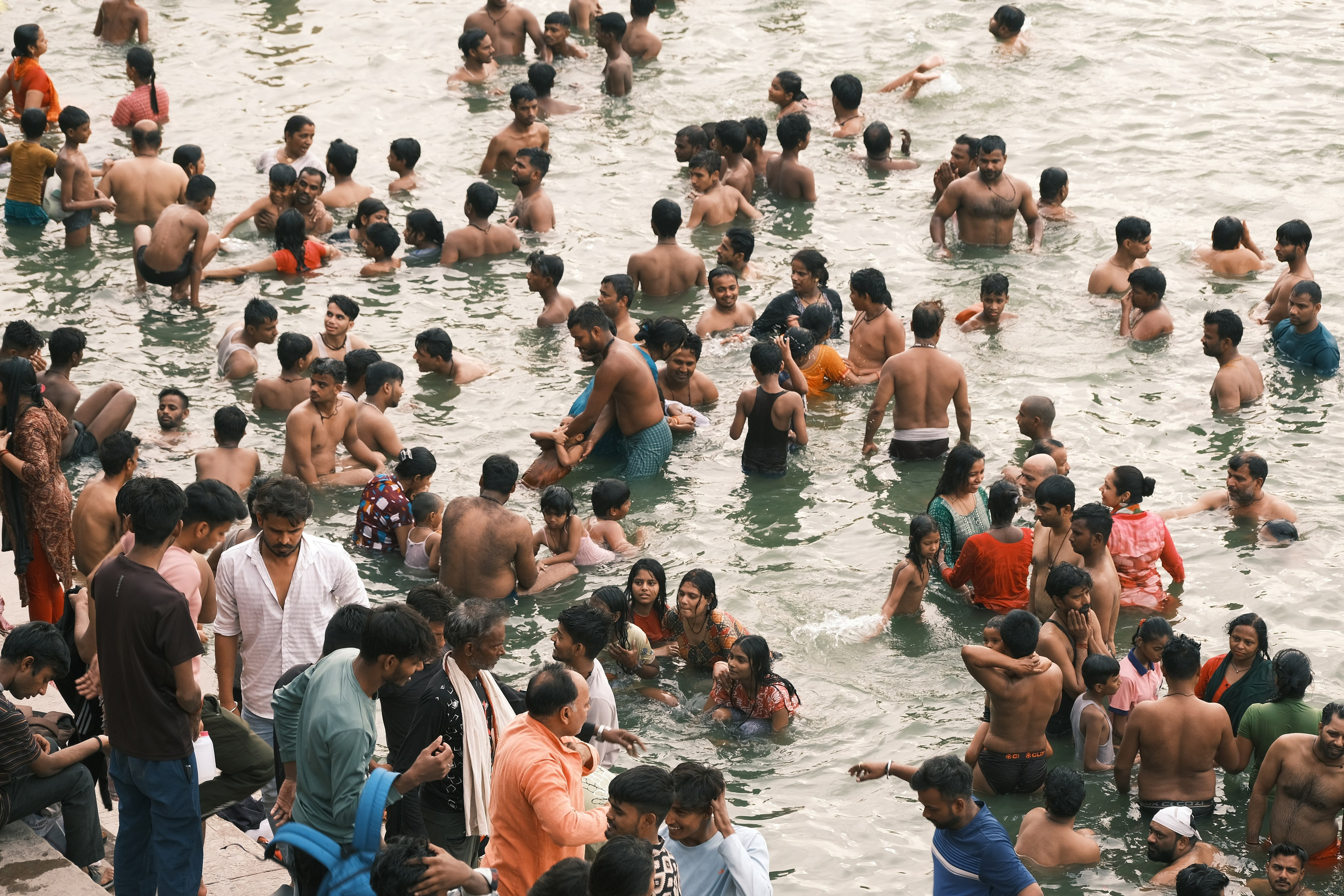 VARANASI. Https://www.instagram.com/paparrazzio