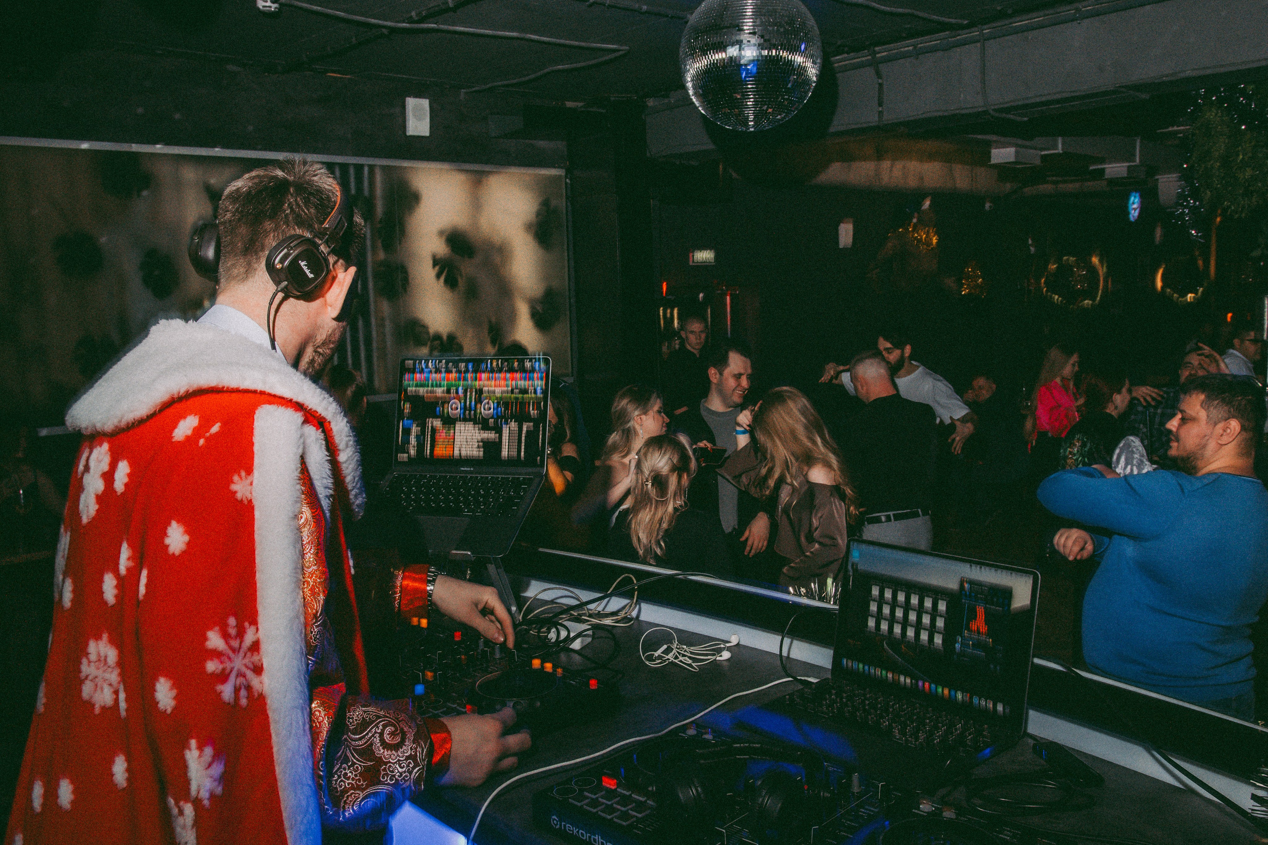 SEVEN bar — New Year