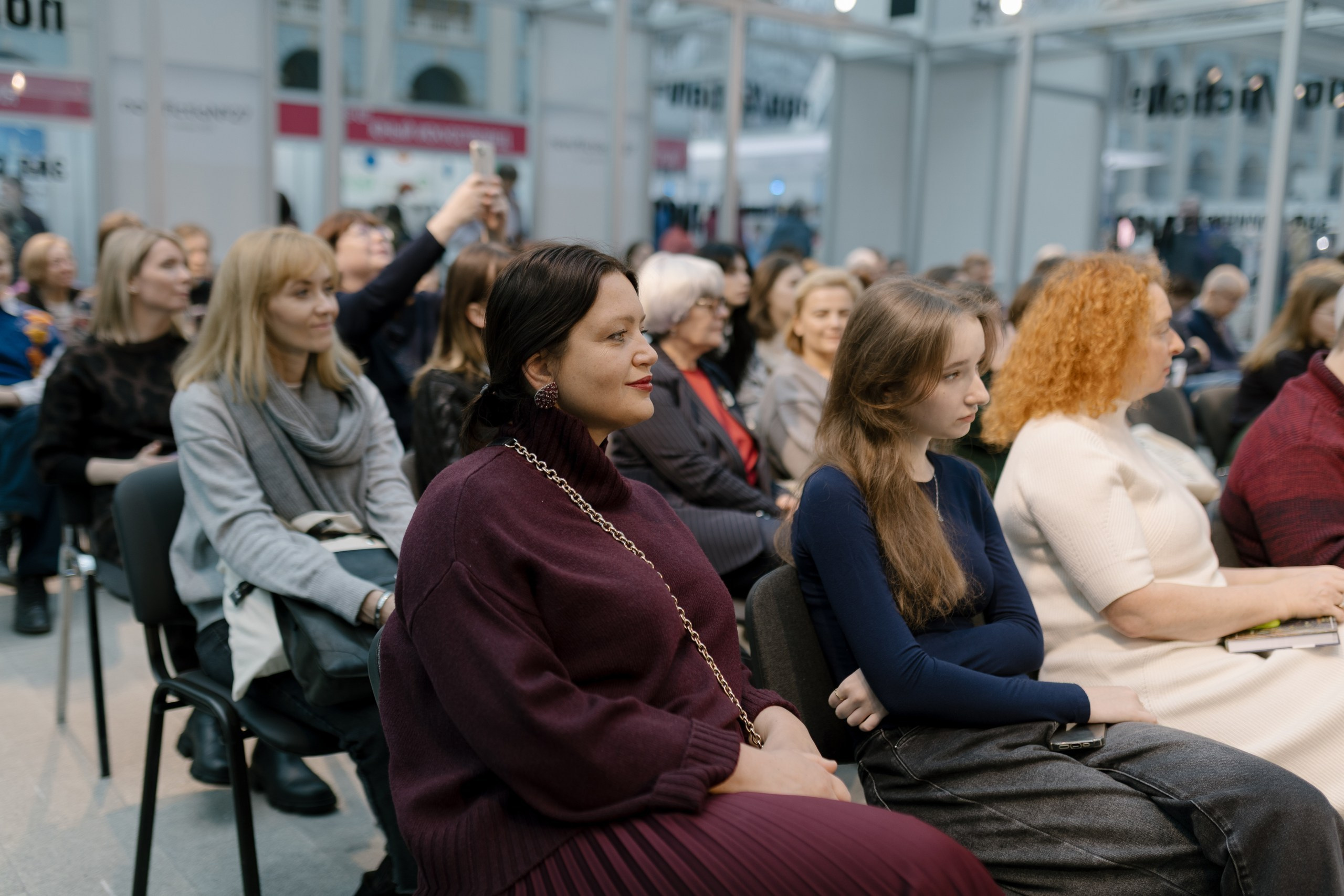 Презентация каталога Татлин. Фотограф мероприятий, персональные съемки в Москве Владиславлева Настя