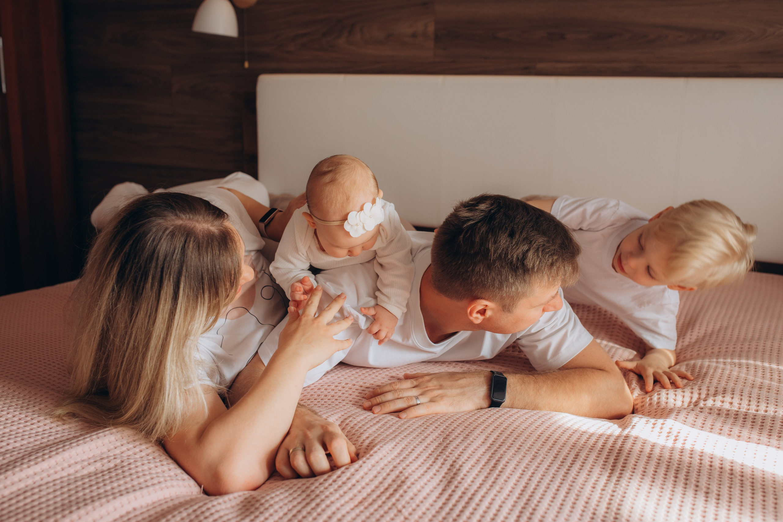 Катя, Денис и малыши. Семейный и домашний фотограф в Москве и МО Королева Валерия