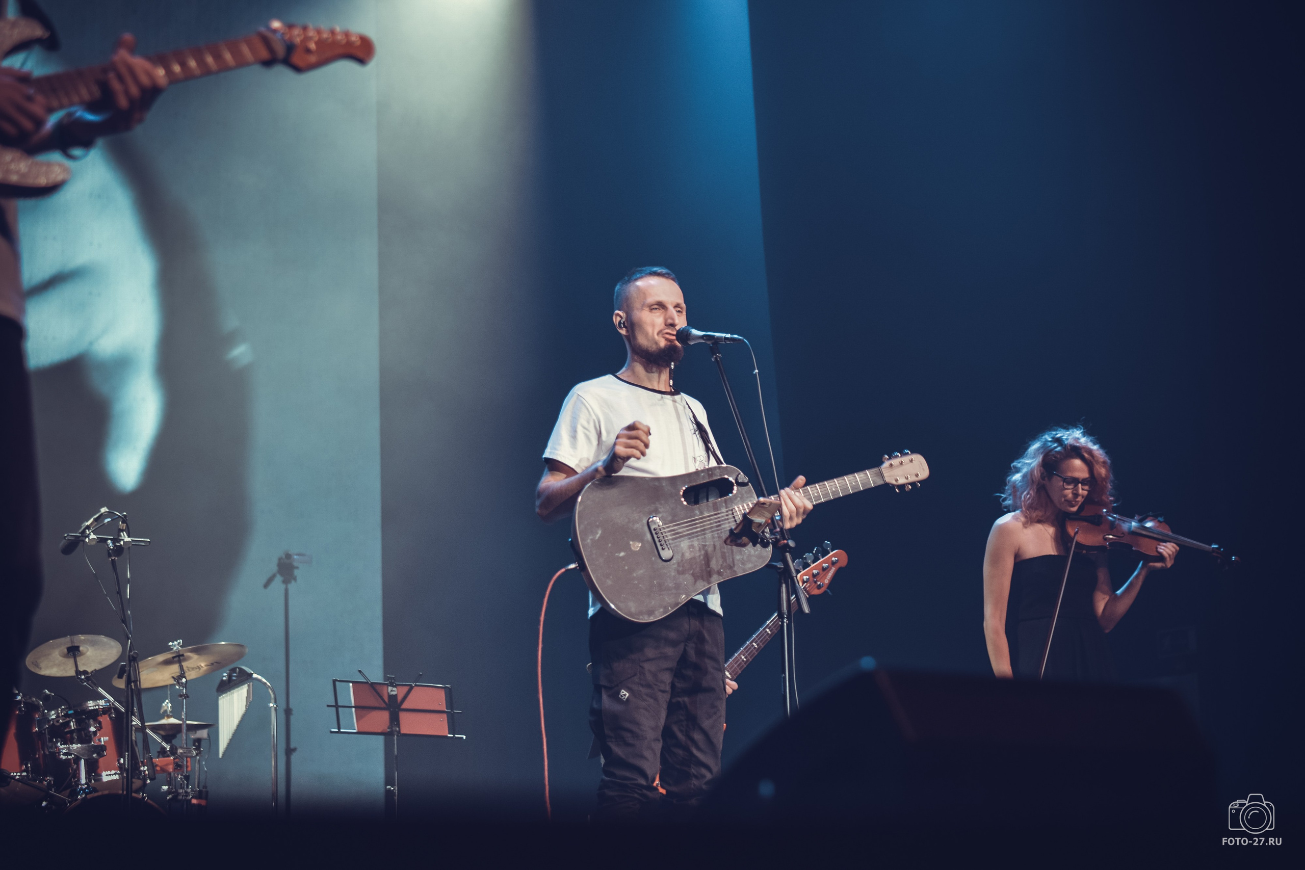 Антон Курдюмов фотограф в Хабаровске Рина Курдюмова фото27 foto27 Антон Дорофеев репортажный репортаж документалист Тони и Рина фотосоздатели ПаПаРоК Философия и любовь сольный концерт ОДОРА Хабаровск