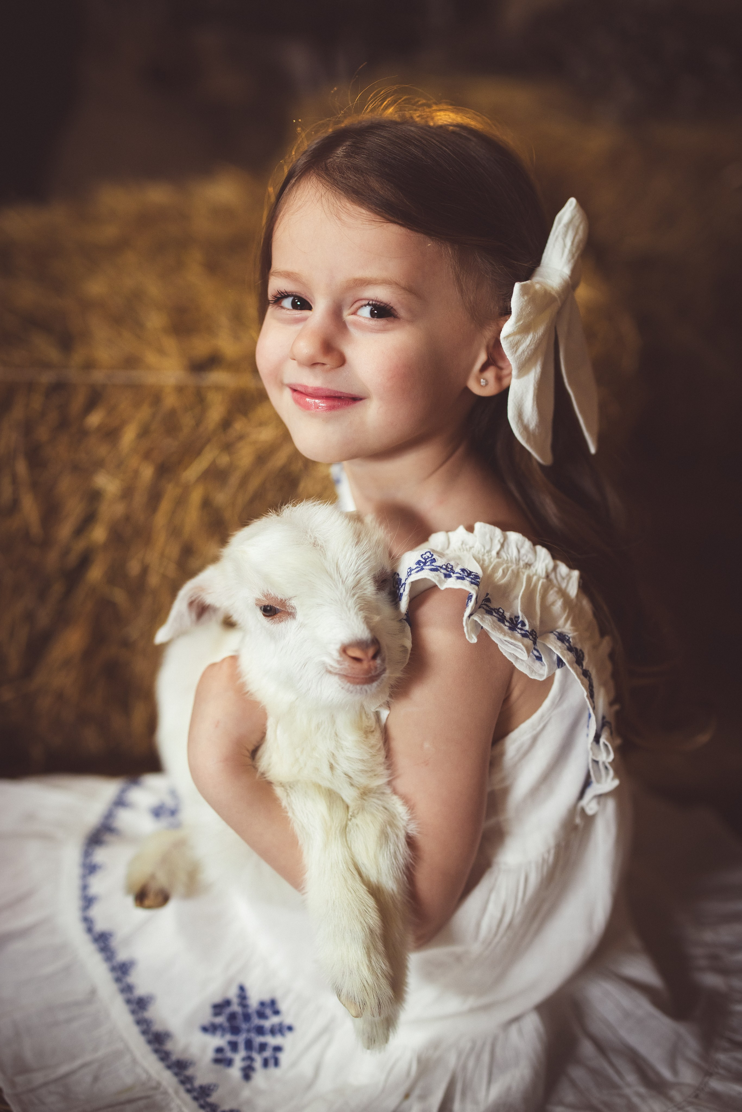 Пасхальный фотопроект с козочкой и утятами, в фотостудии «Эль» 2024 г. Семейный и детский фотограф в Краснодаре Анна Трашкова