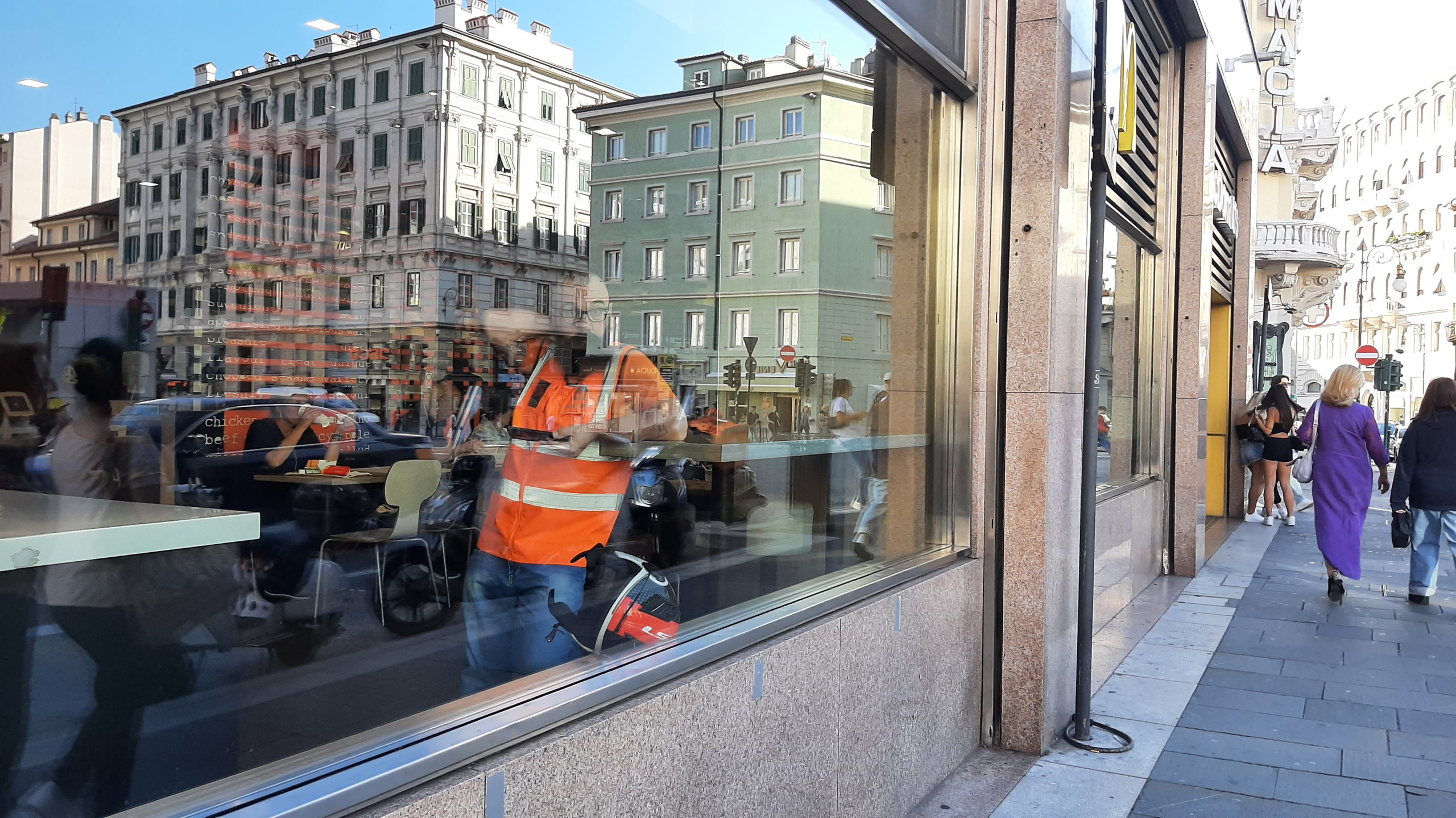 Riflessi. Fotografo Alina Imanbaeva Trieste e FVG