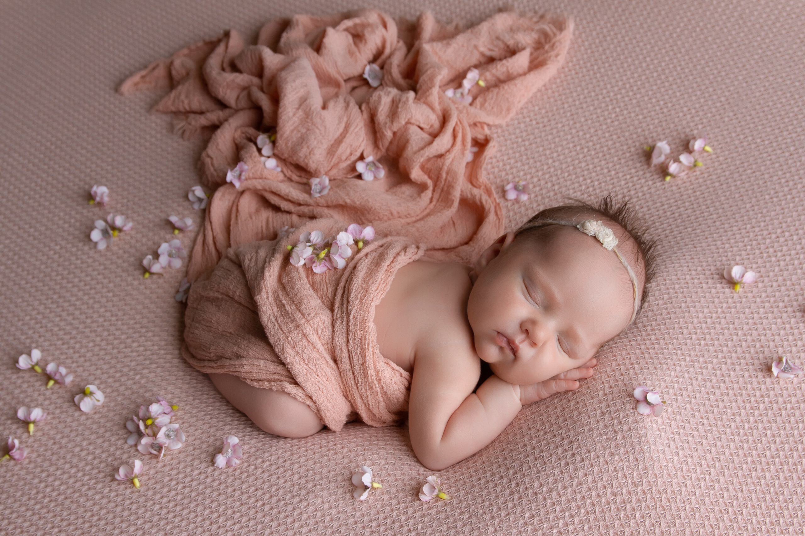 Портфолио. Самая первая фотосессия малыша! Профессиональная съемка новорожденных Newborn в Москве и МО!