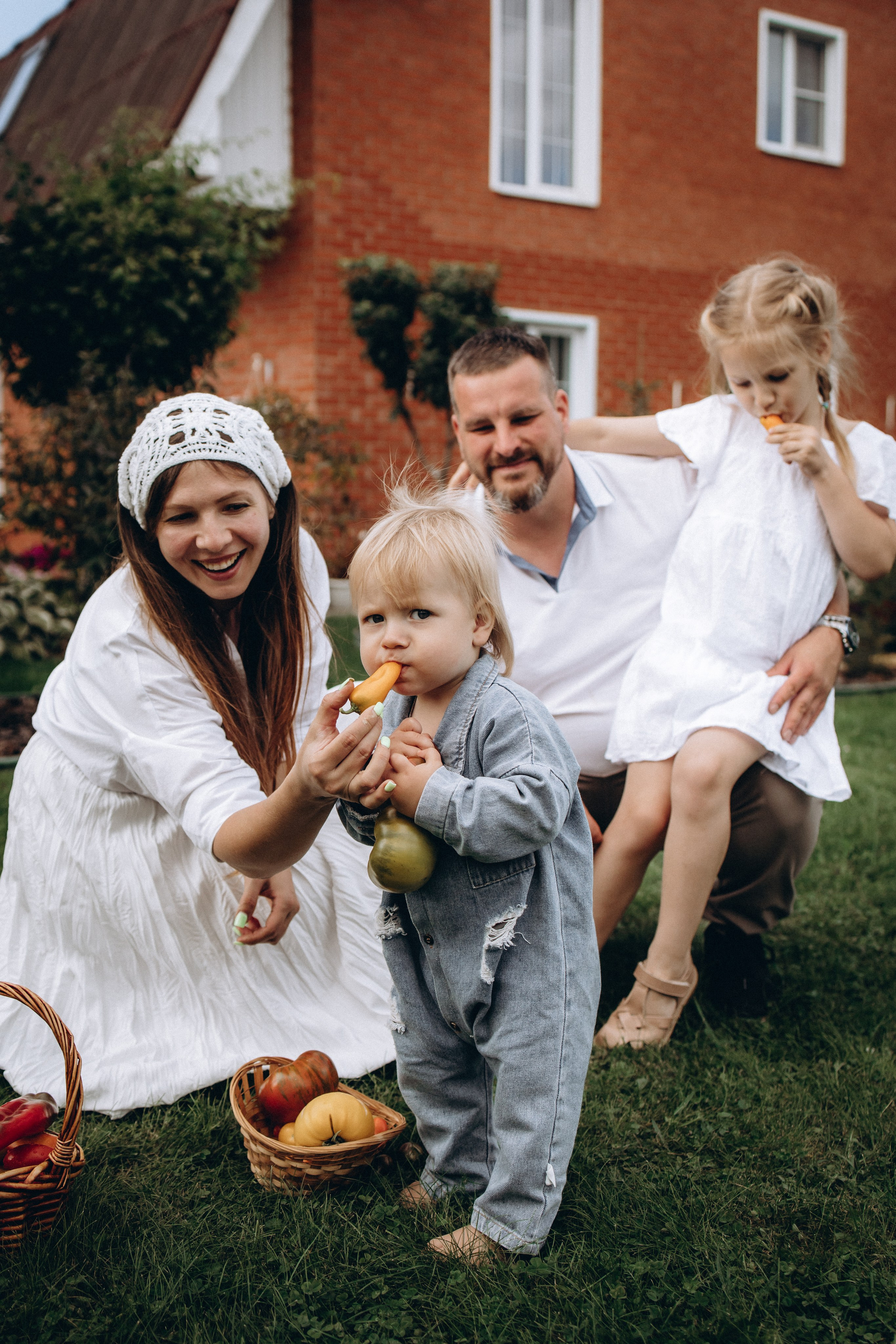 Дачные радости: от урожая до пузырей. Семейный фотограф в Москве, Щелково, Фрязино _ Виктория Степанова