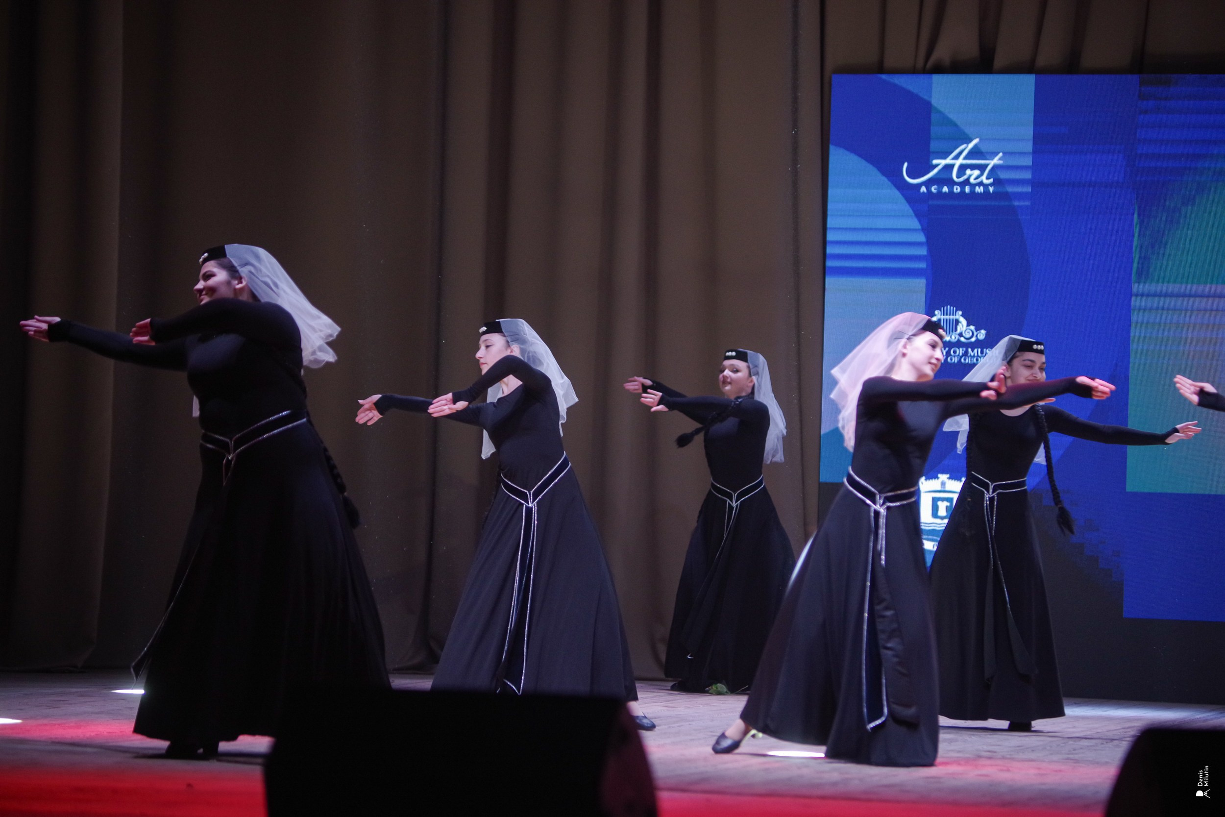 Танцы в Хоби. Портретный фотограф Денис Милютин