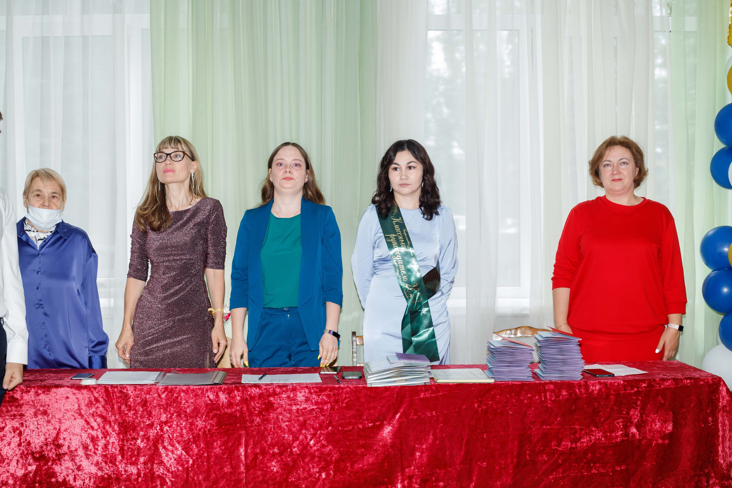 Вручение аттестатов (9 класс). Репортажный Фотограф