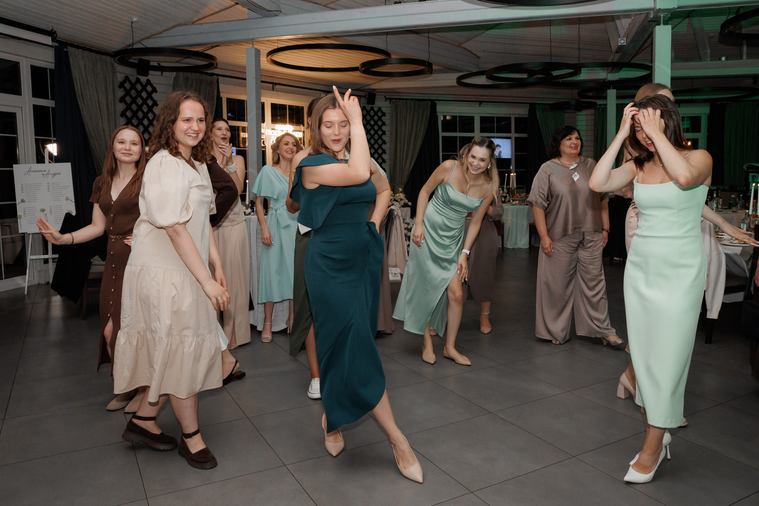 Регистрация в отеле Fish Point, ЗАГС Бутово, прогулка в Остафьево. Свадебный и репортажный фотограф (Москва, Королев и другие)