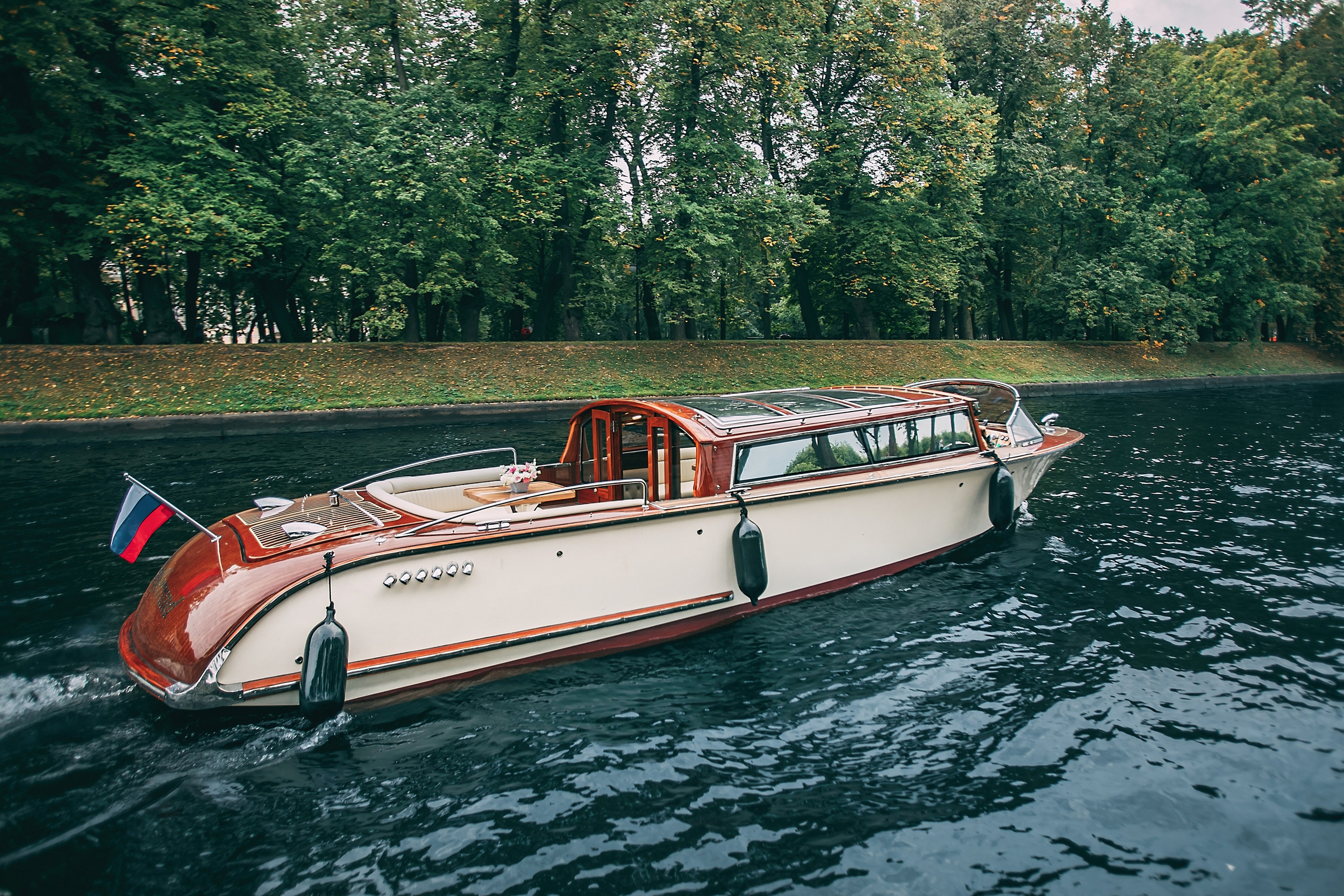 Катер «Montferrand». SPB Rent Boats|аренда катеров и теплоходов