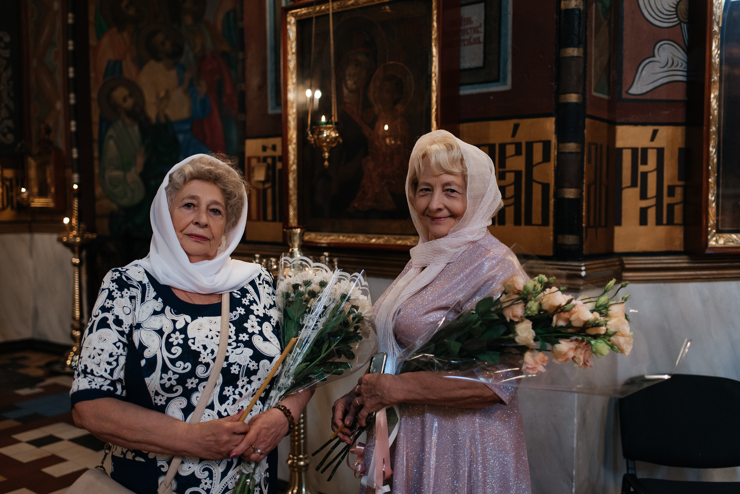 фотограф на венчание, венчание в Петергофском соборе святых апостолов Петра и Павла