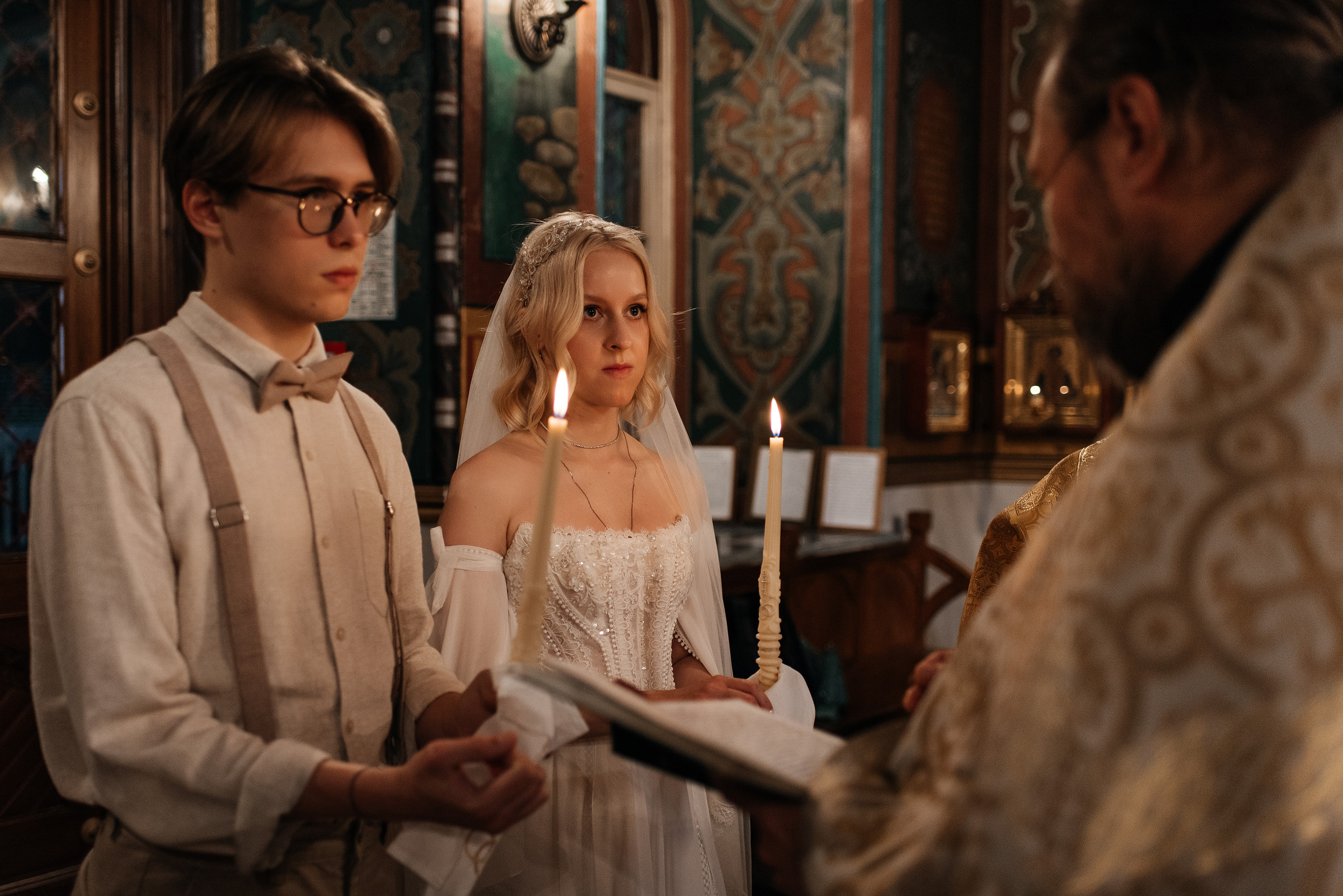 фотограф на венчание, венчание в Петергофском соборе святых апостолов Петра и Павла