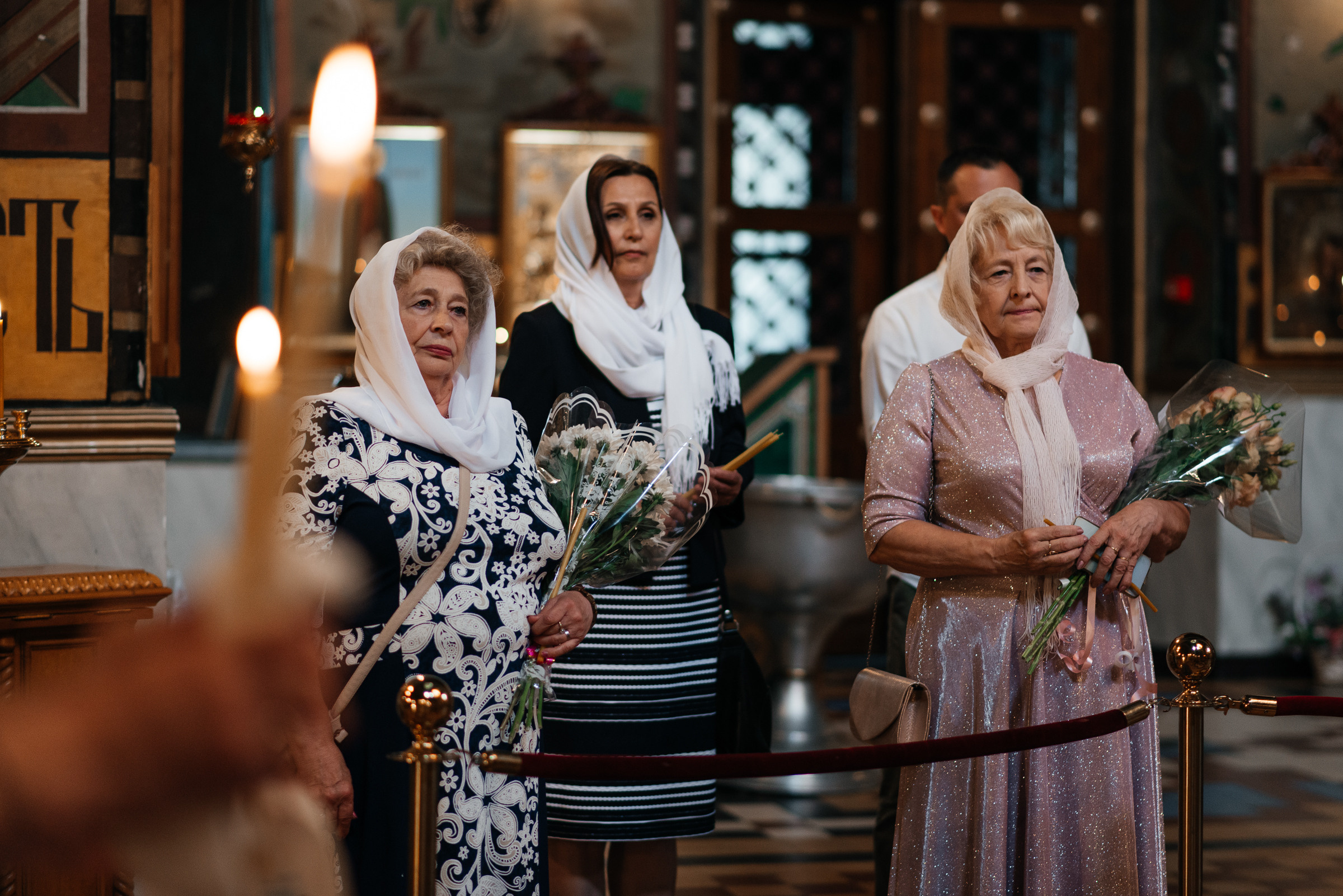 фотограф на венчание, венчание в Петергофском соборе святых апостолов Петра и Павла