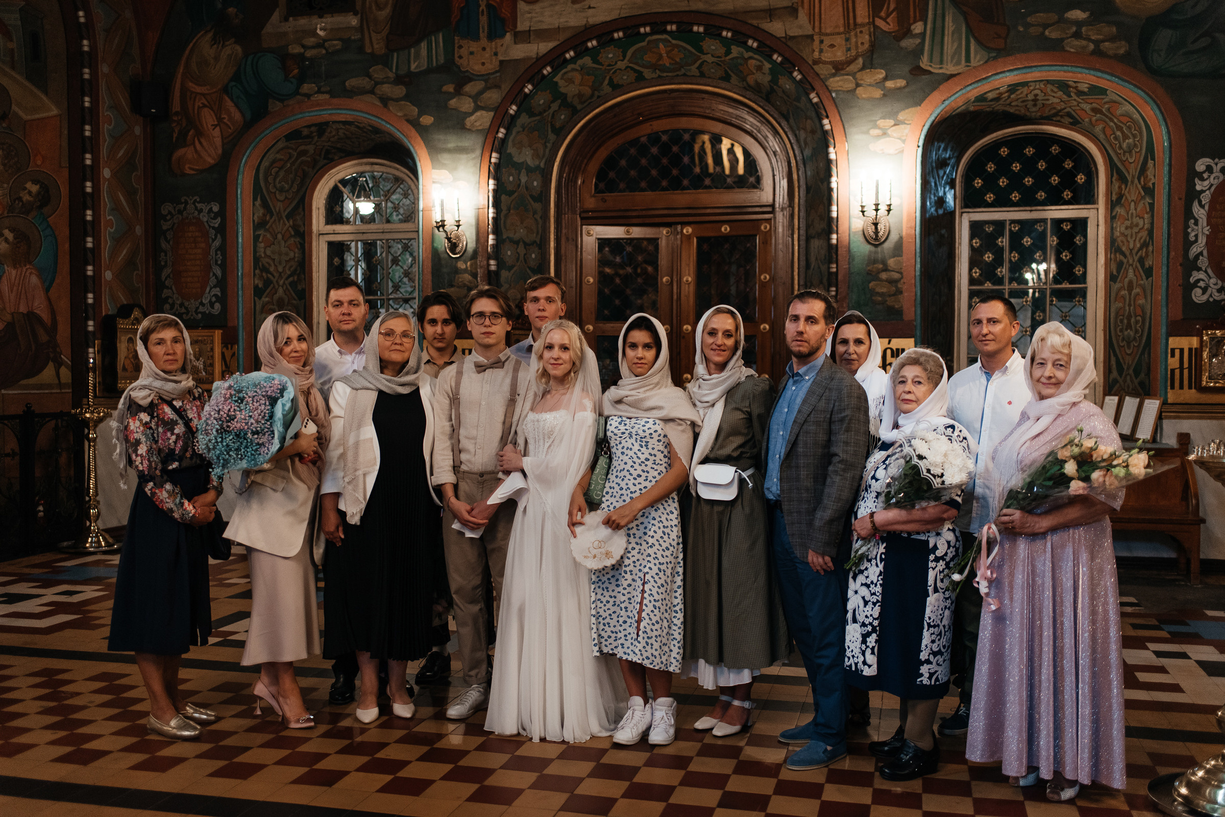 фотограф на венчание, венчание в Петергофском соборе святых апостолов Петра и Павла